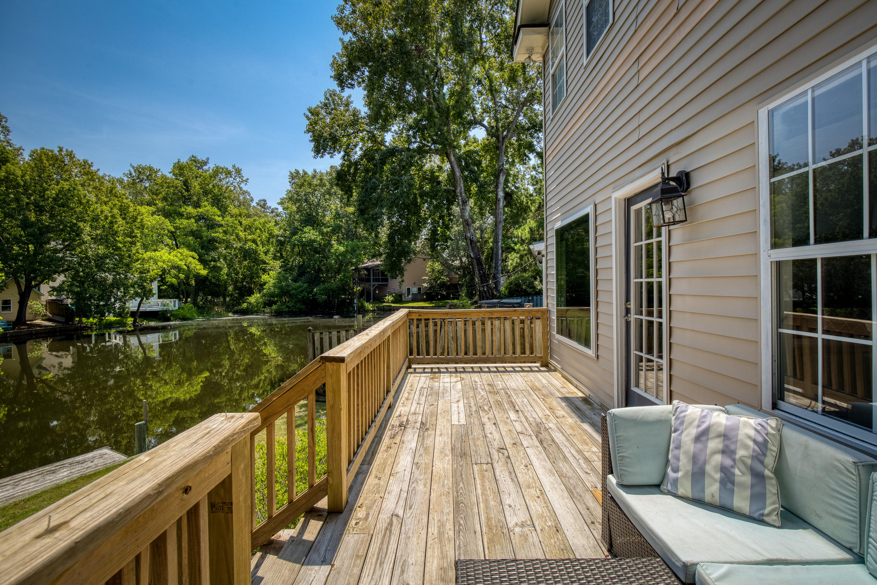 812 Harbor Place Drive