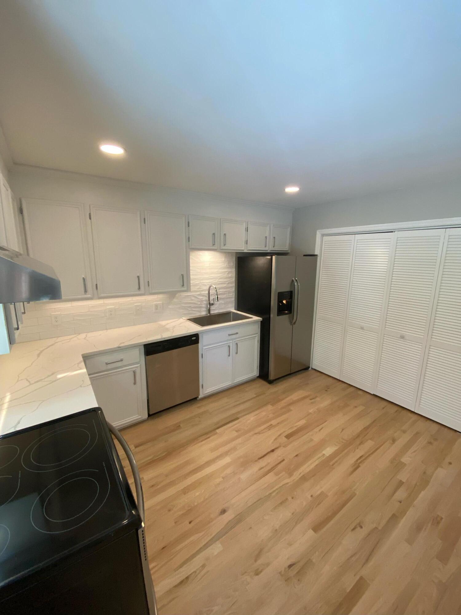 1210 Sunnyside Drive