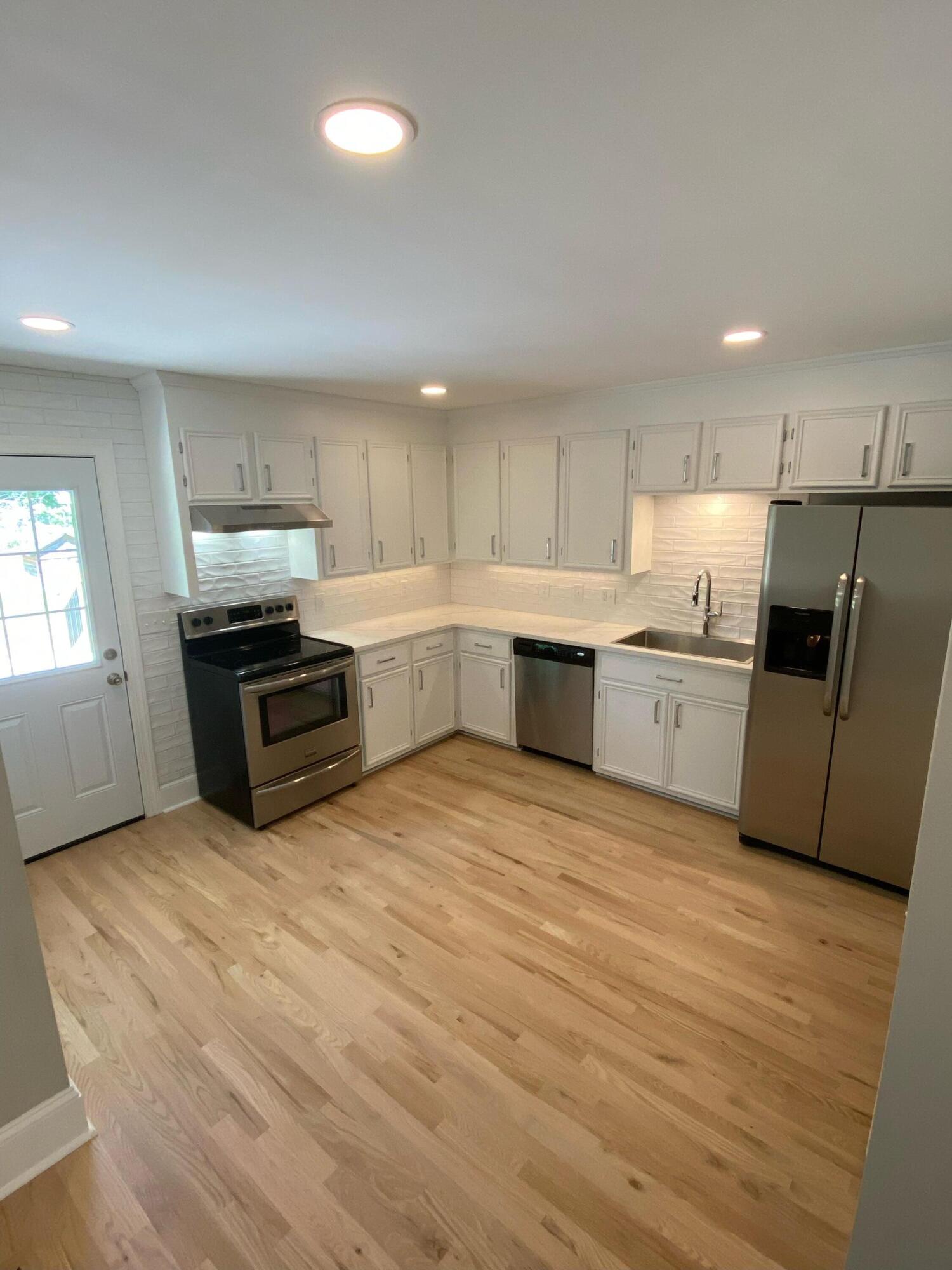 1210 Sunnyside Drive