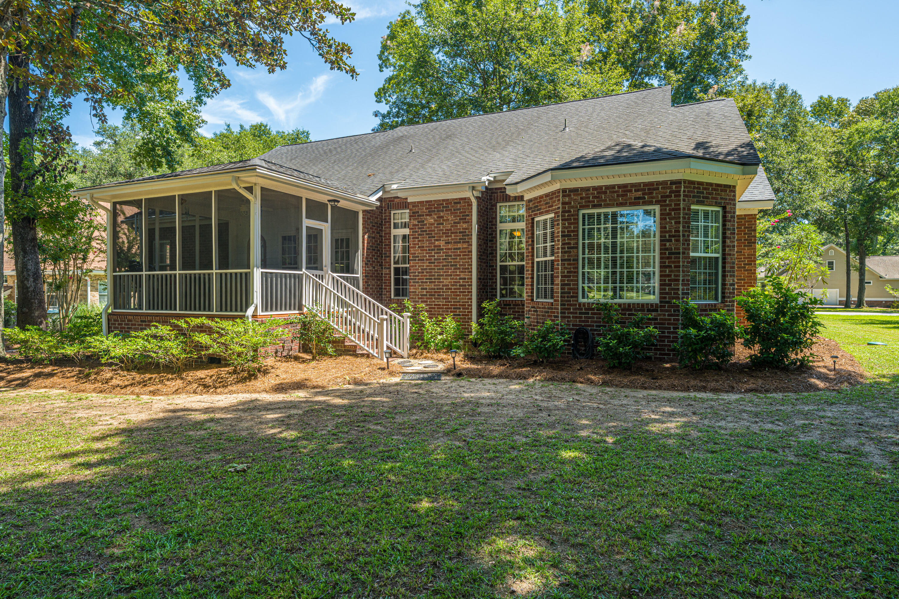 5201 Forest Oaks Drive