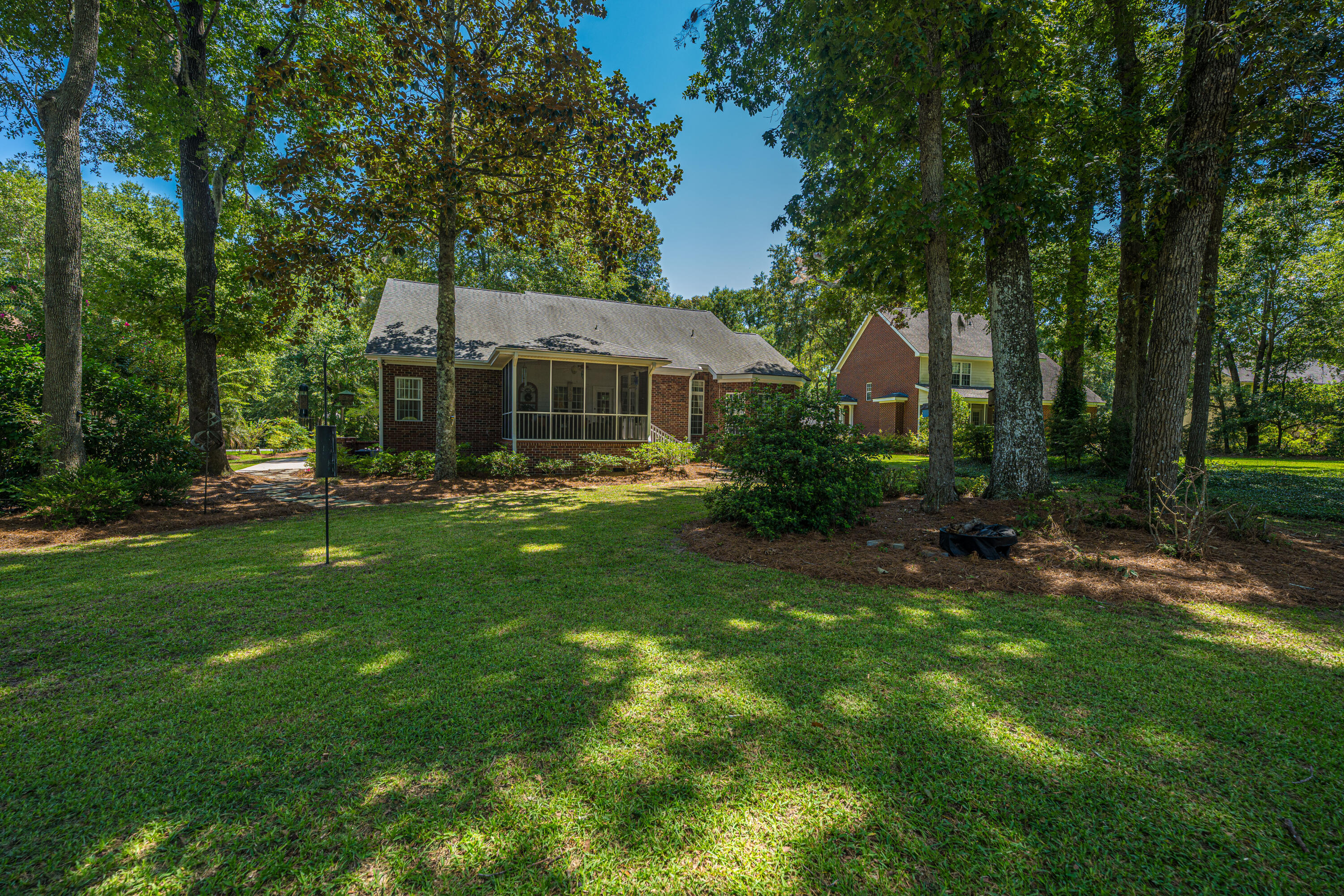 5201 Forest Oaks Drive