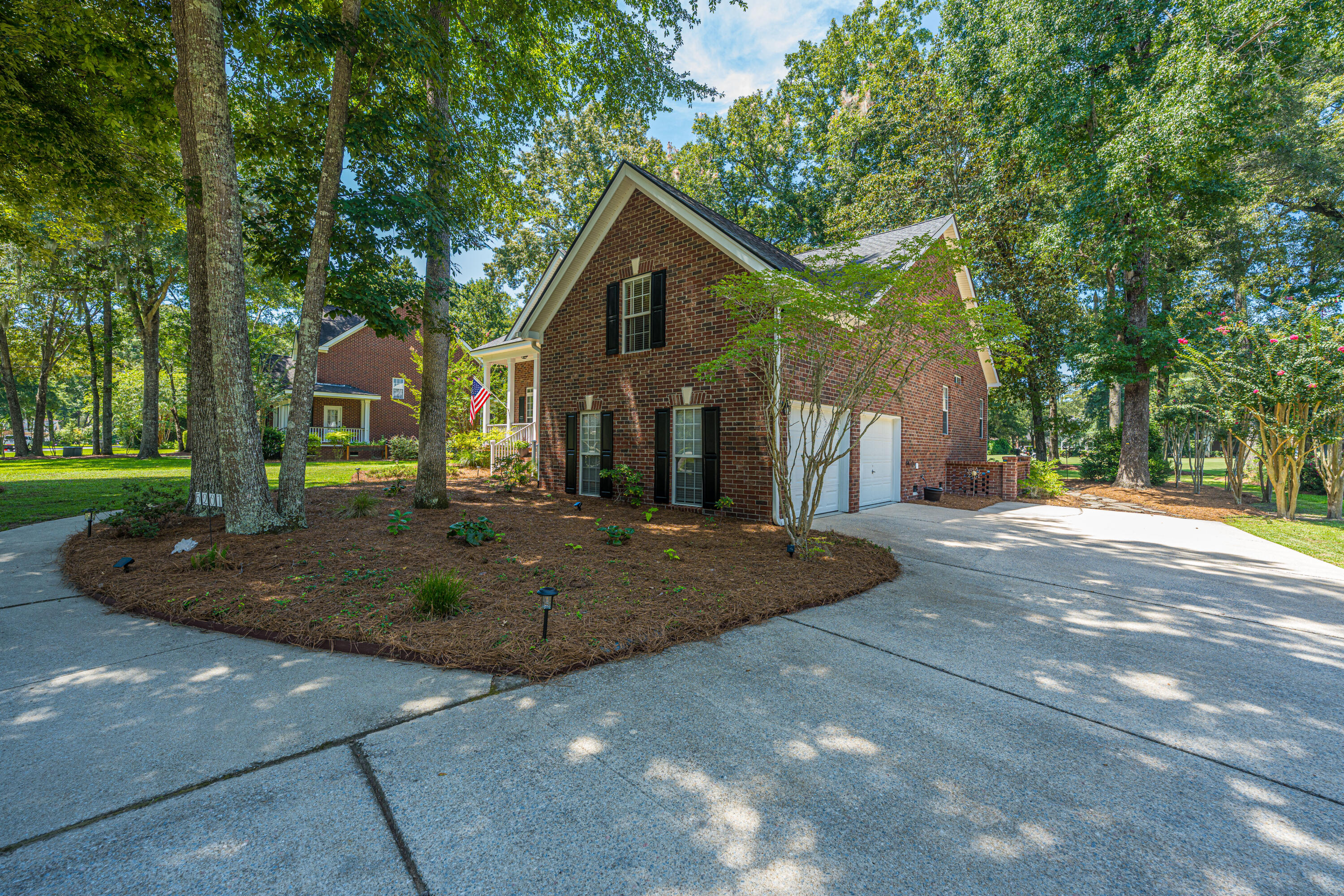 5201 Forest Oaks Drive