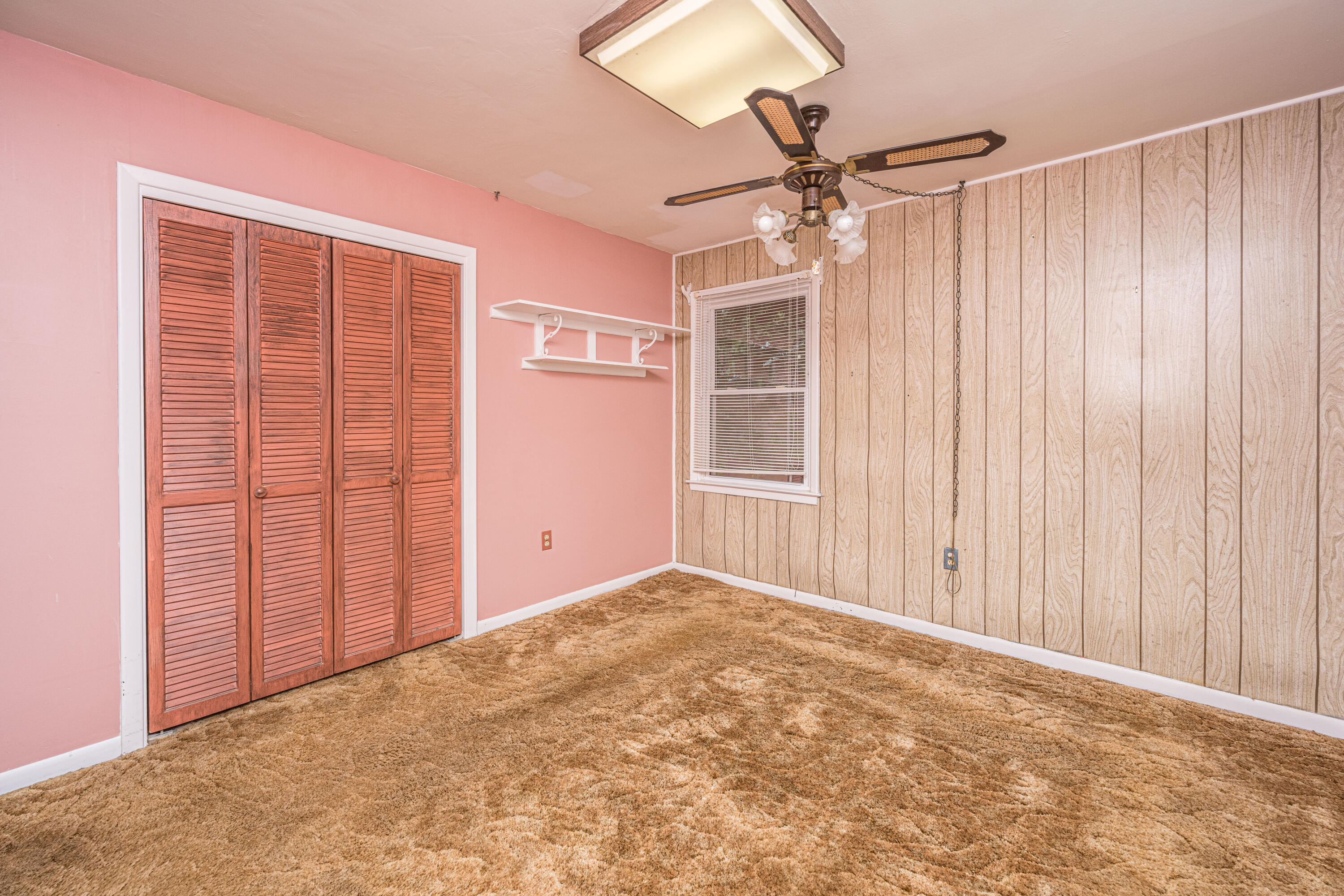 1056 Woodside Drive