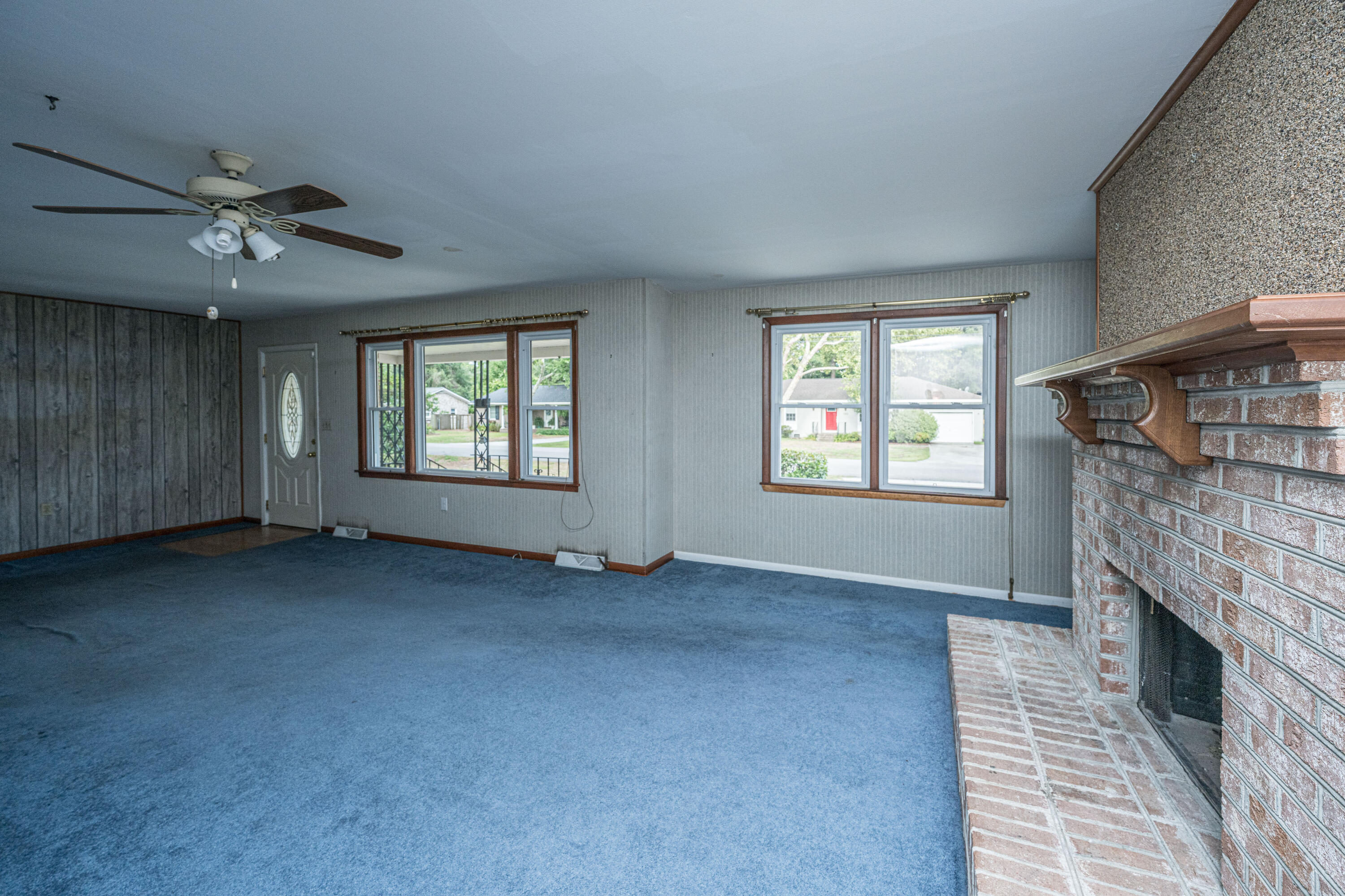 1056 Woodside Drive