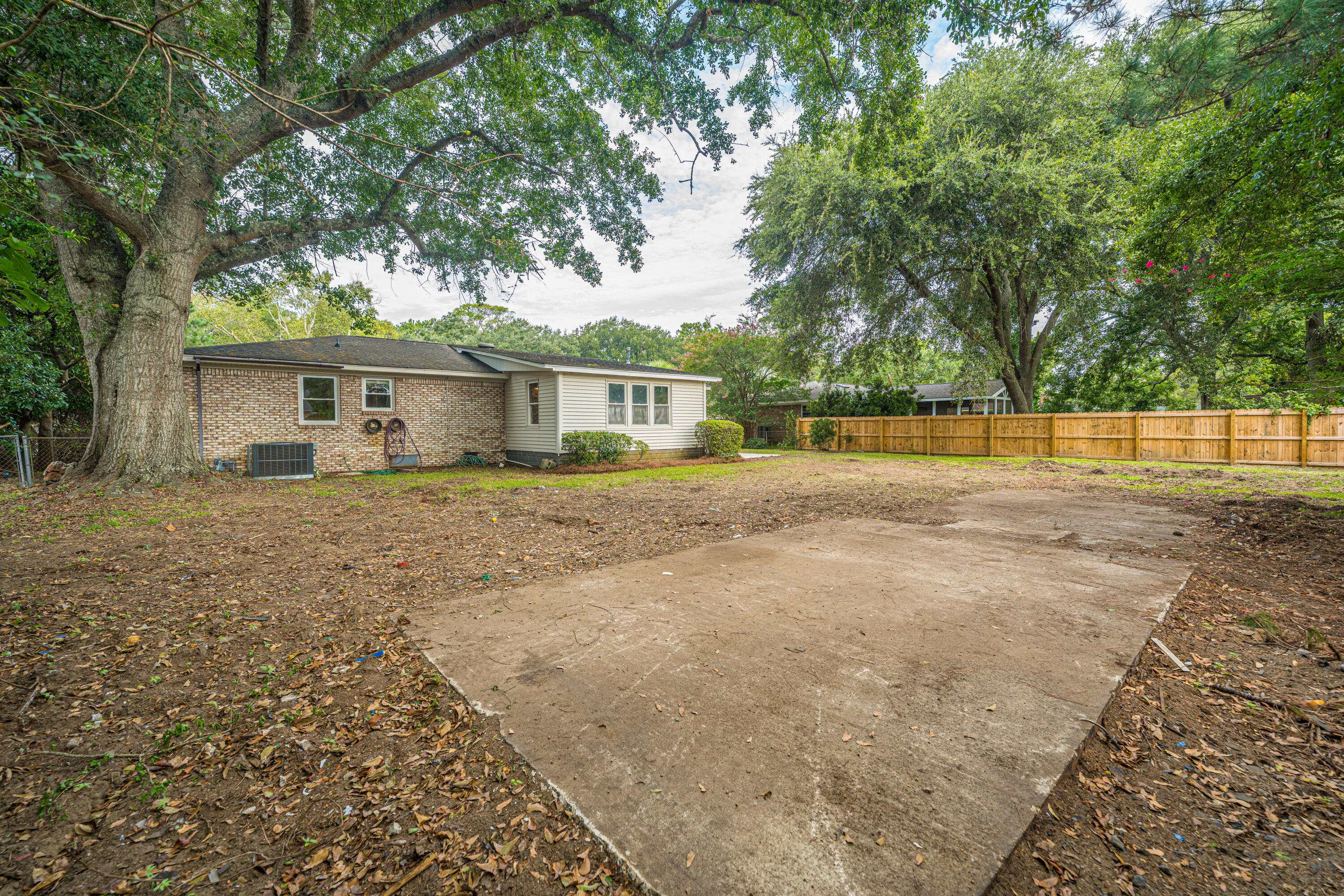 1056 Woodside Drive