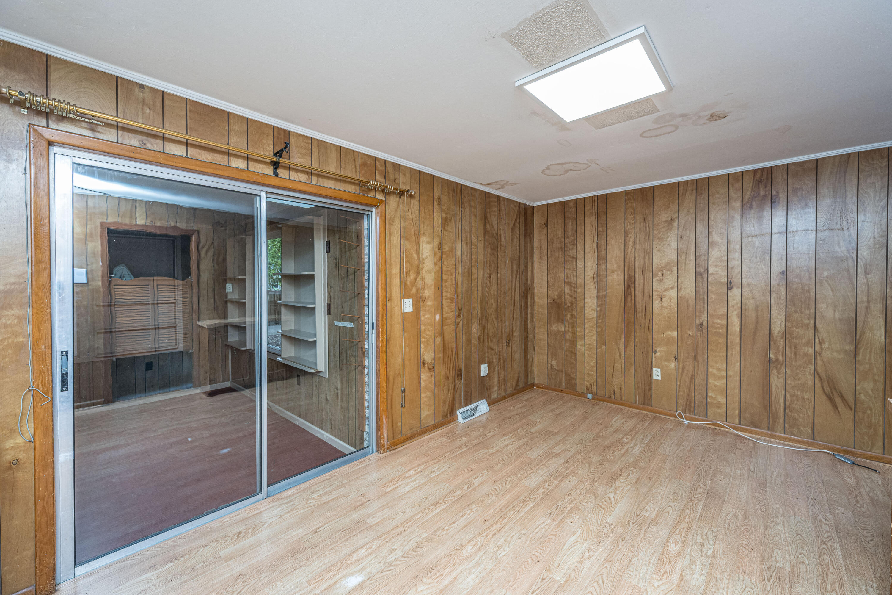 1056 Woodside Drive