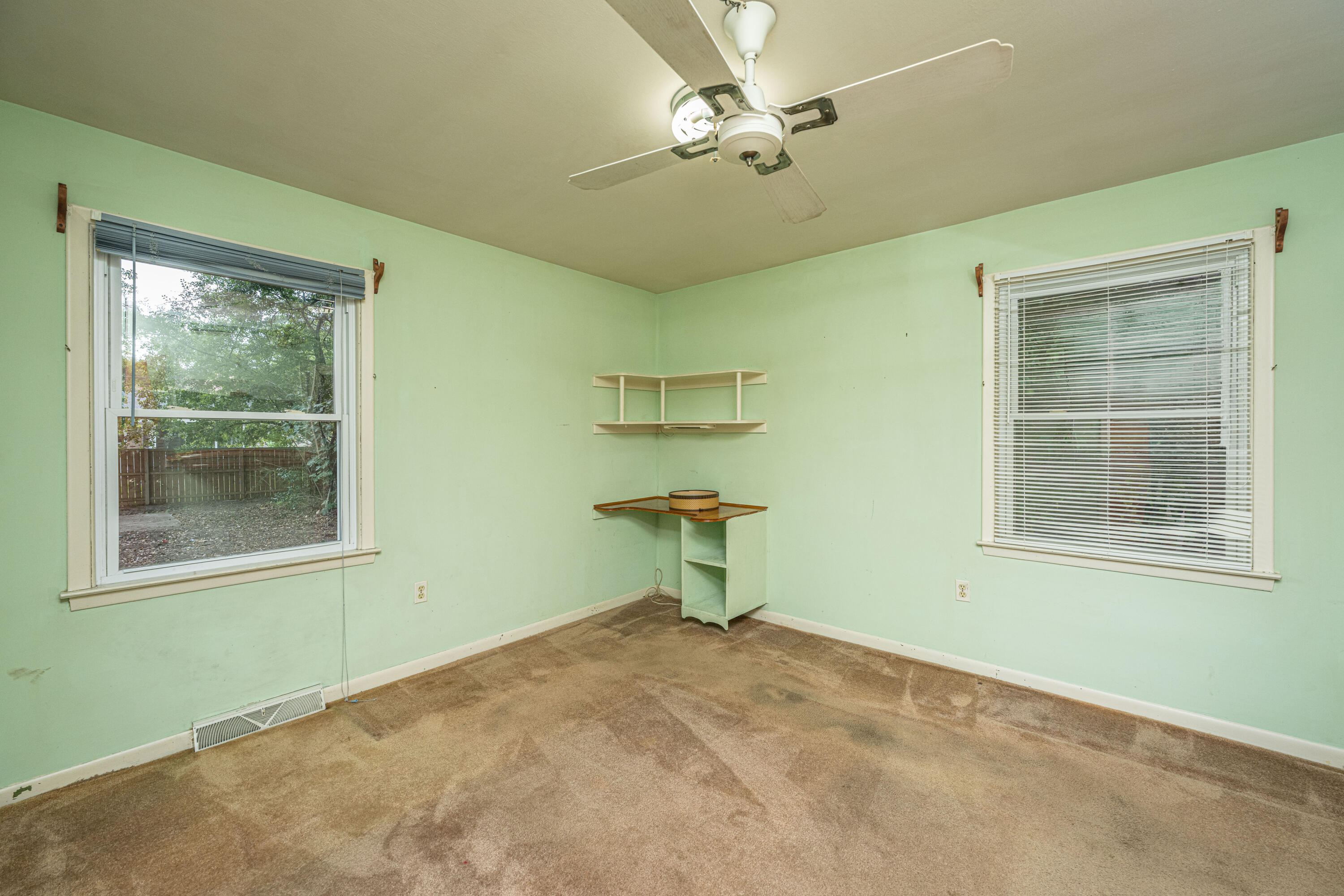 1056 Woodside Drive