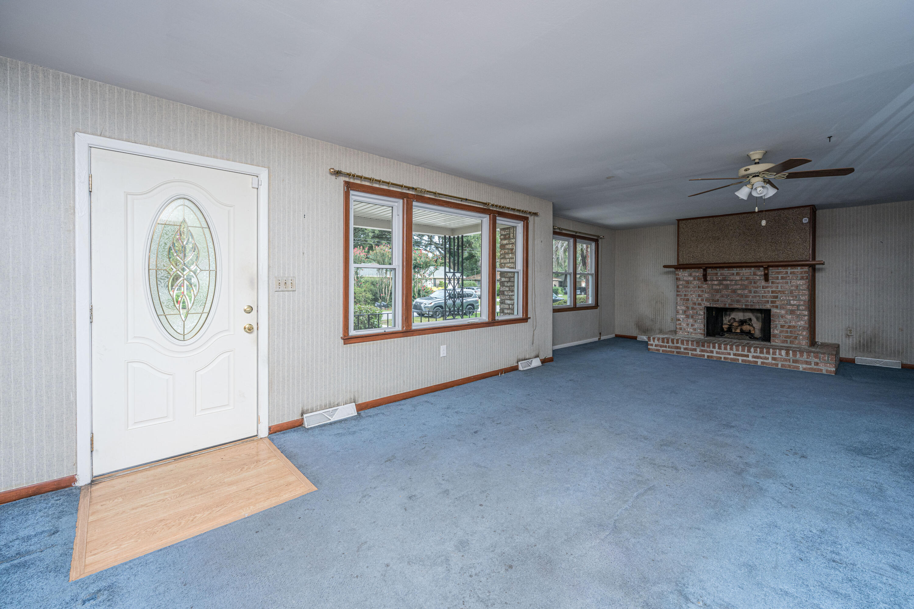 1056 Woodside Drive