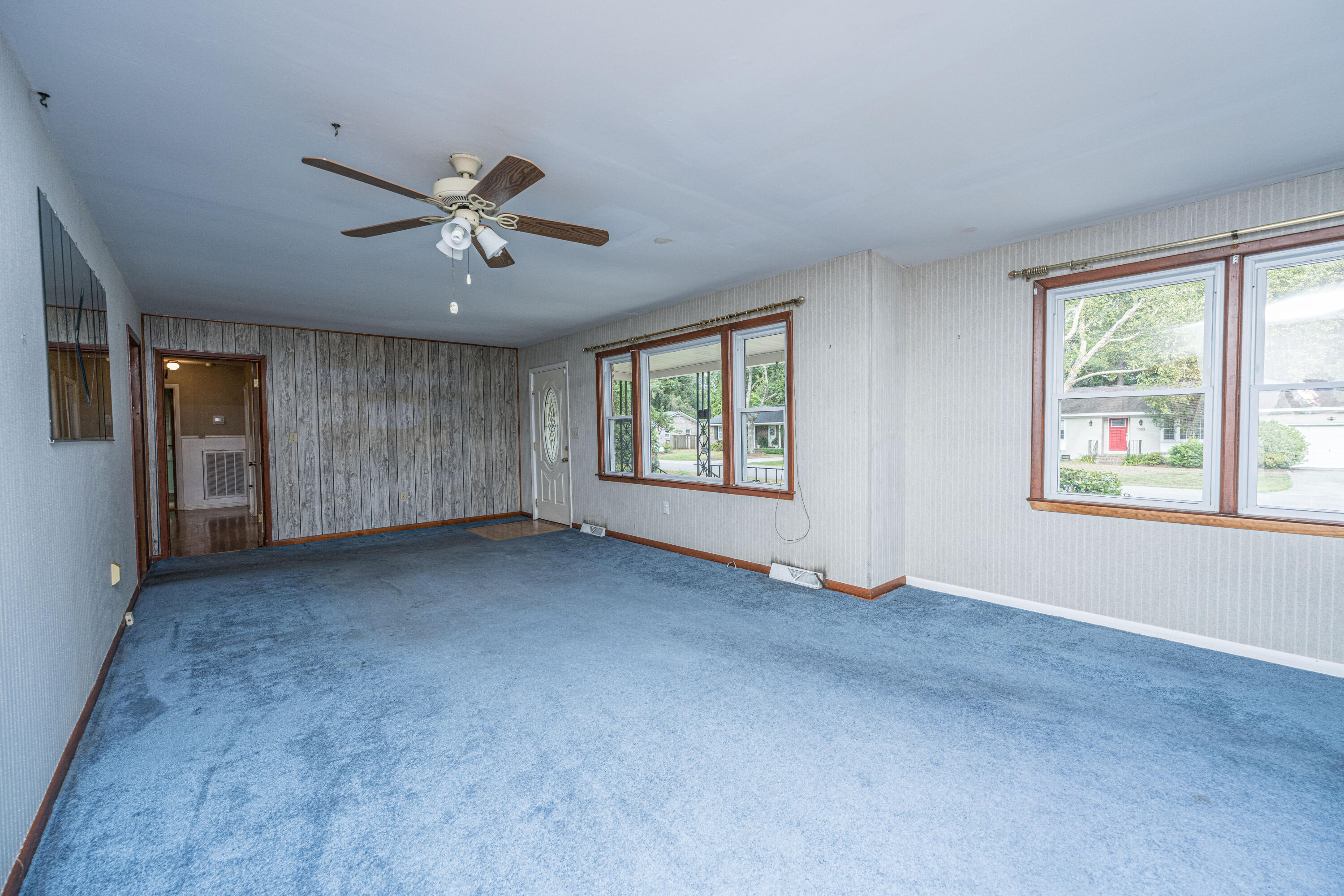 1056 Woodside Drive