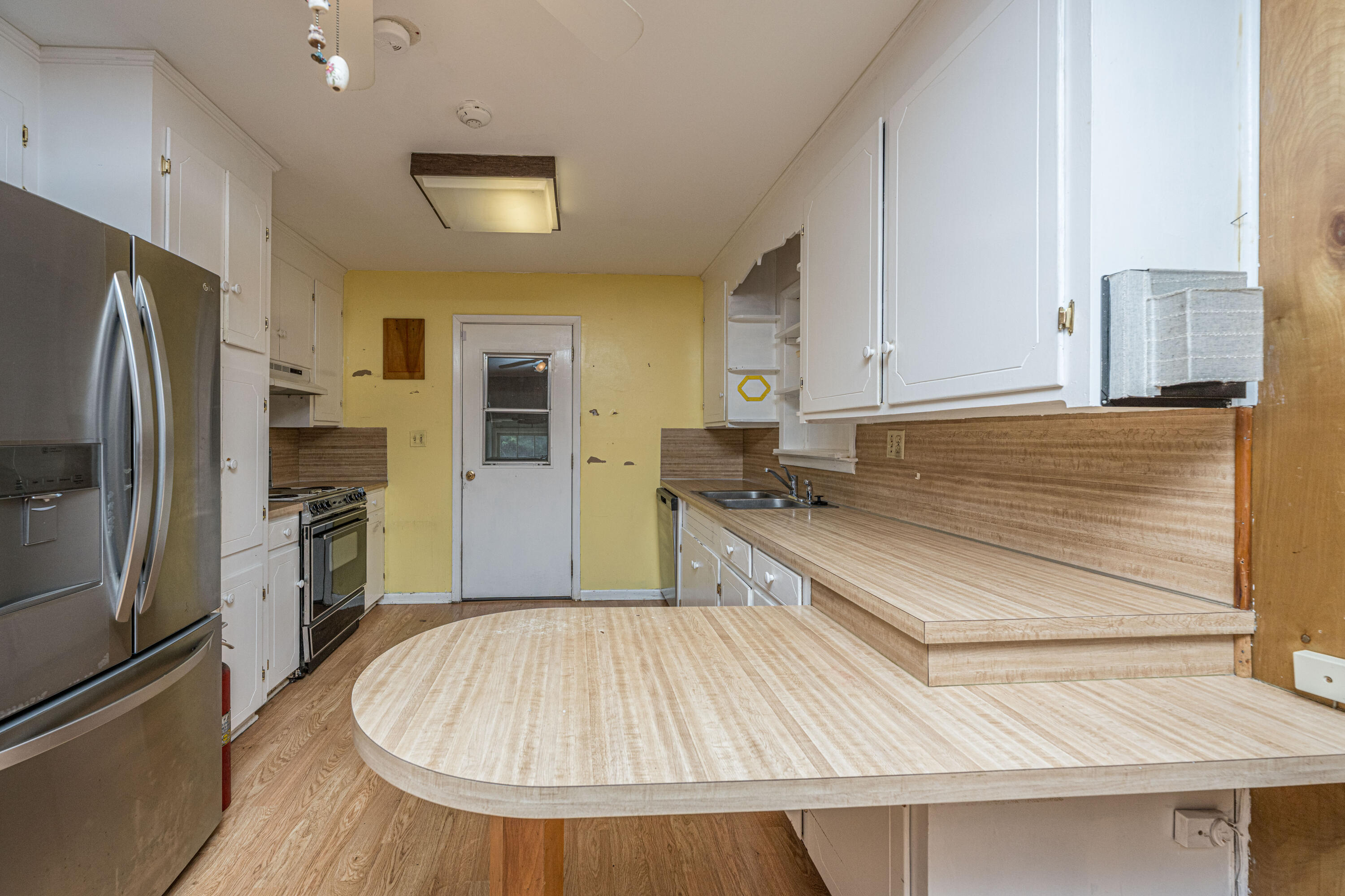 1056 Woodside Drive