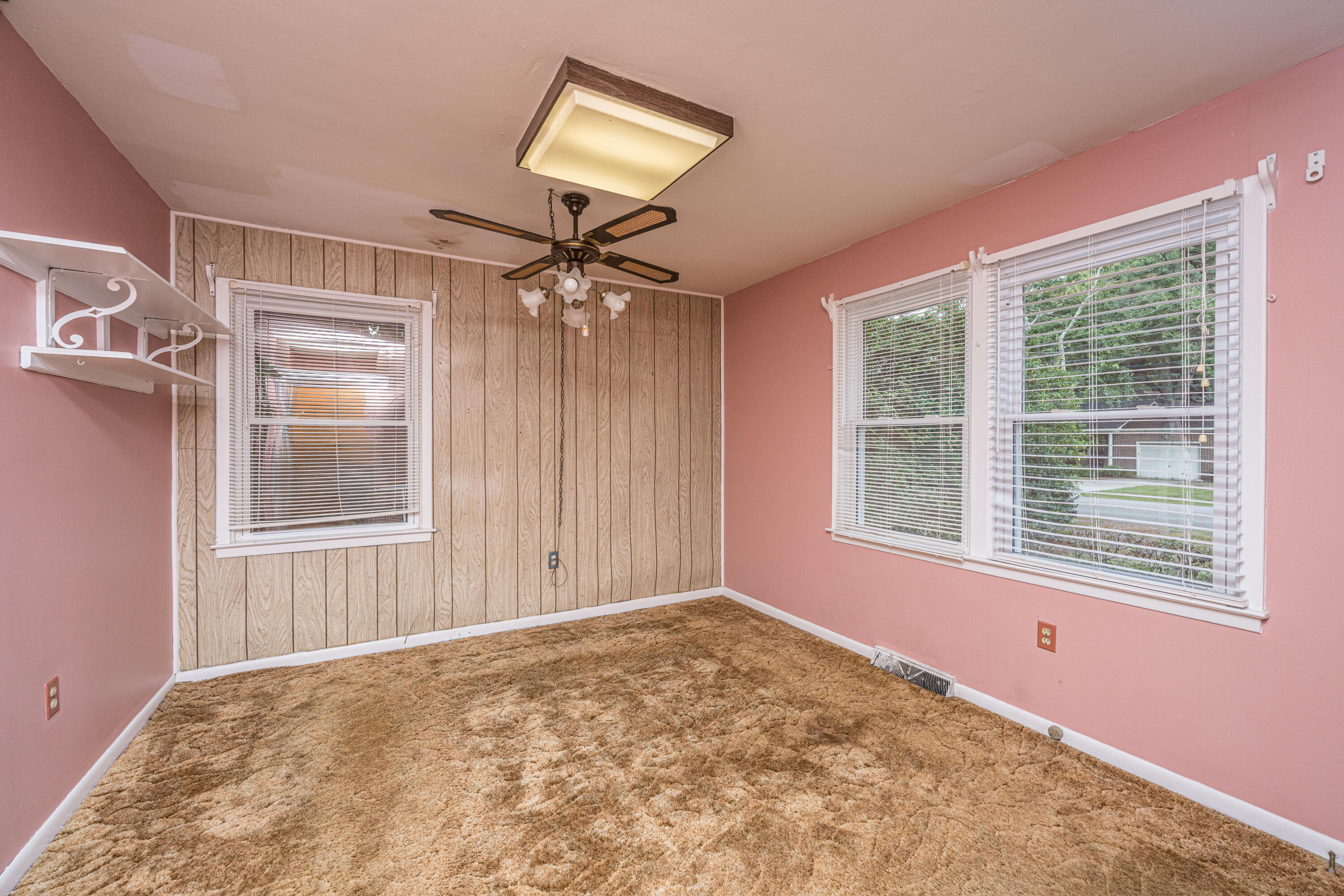 1056 Woodside Drive