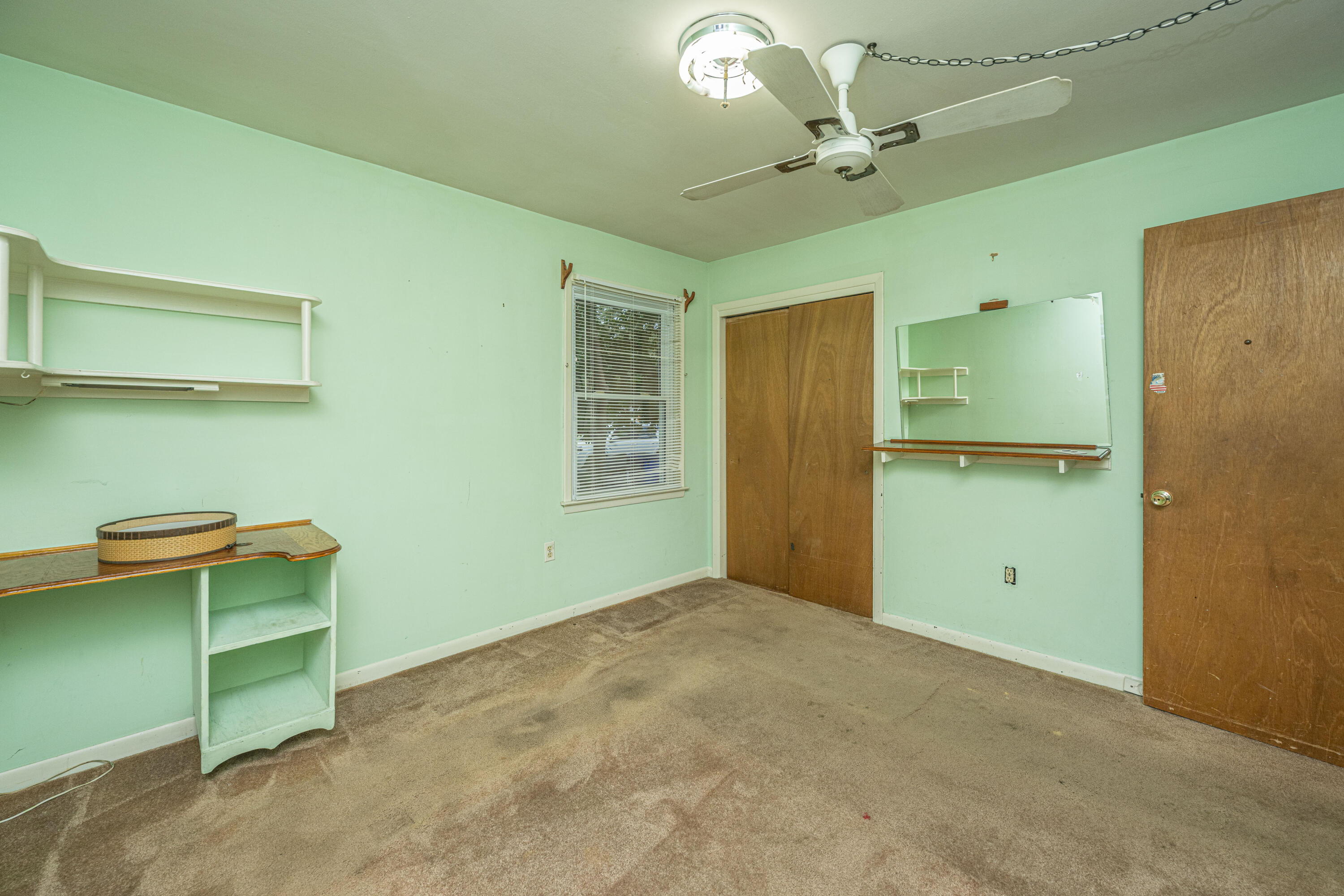 1056 Woodside Drive