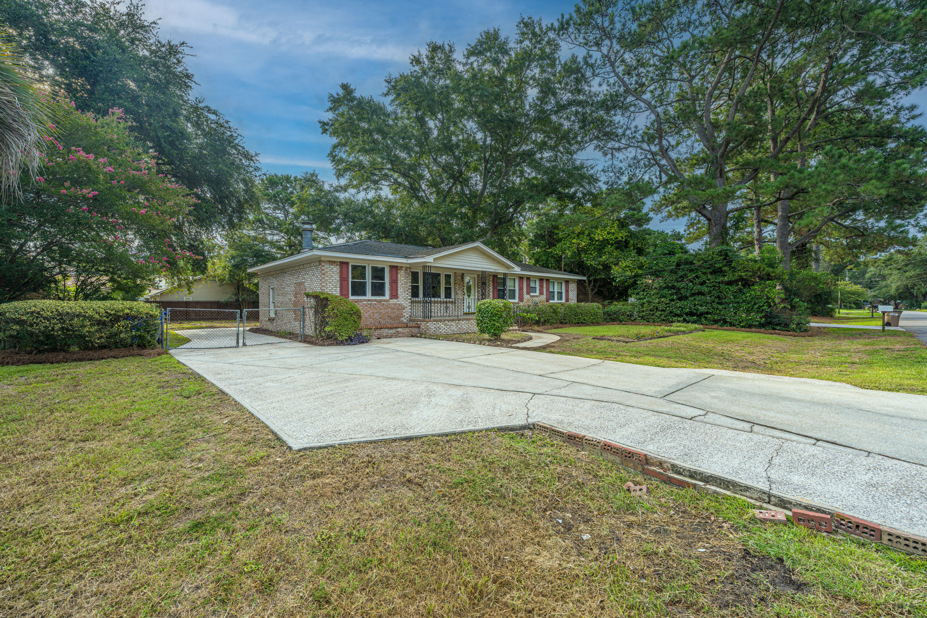 1056 Woodside Drive