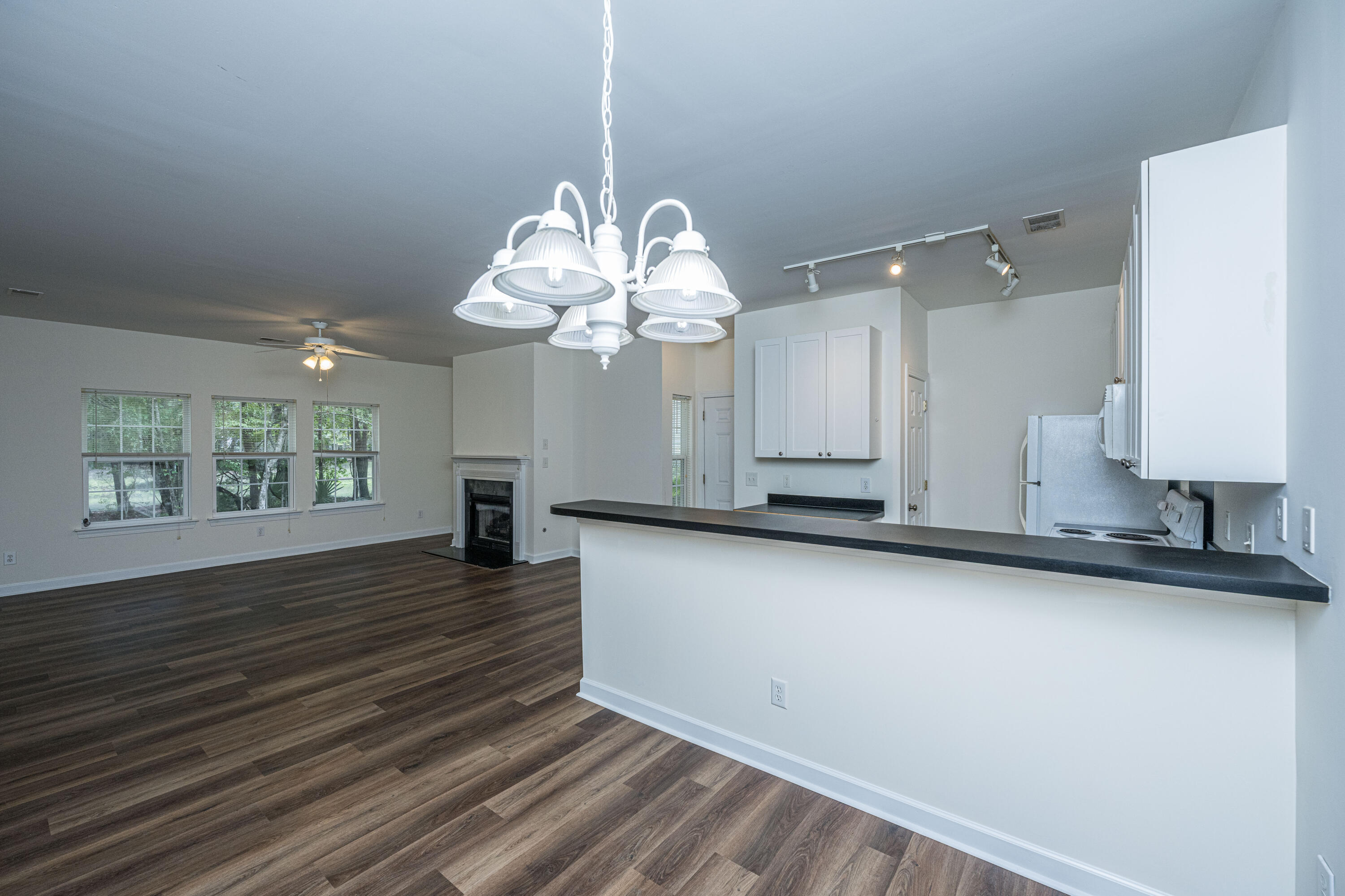 403 S Elgin Court