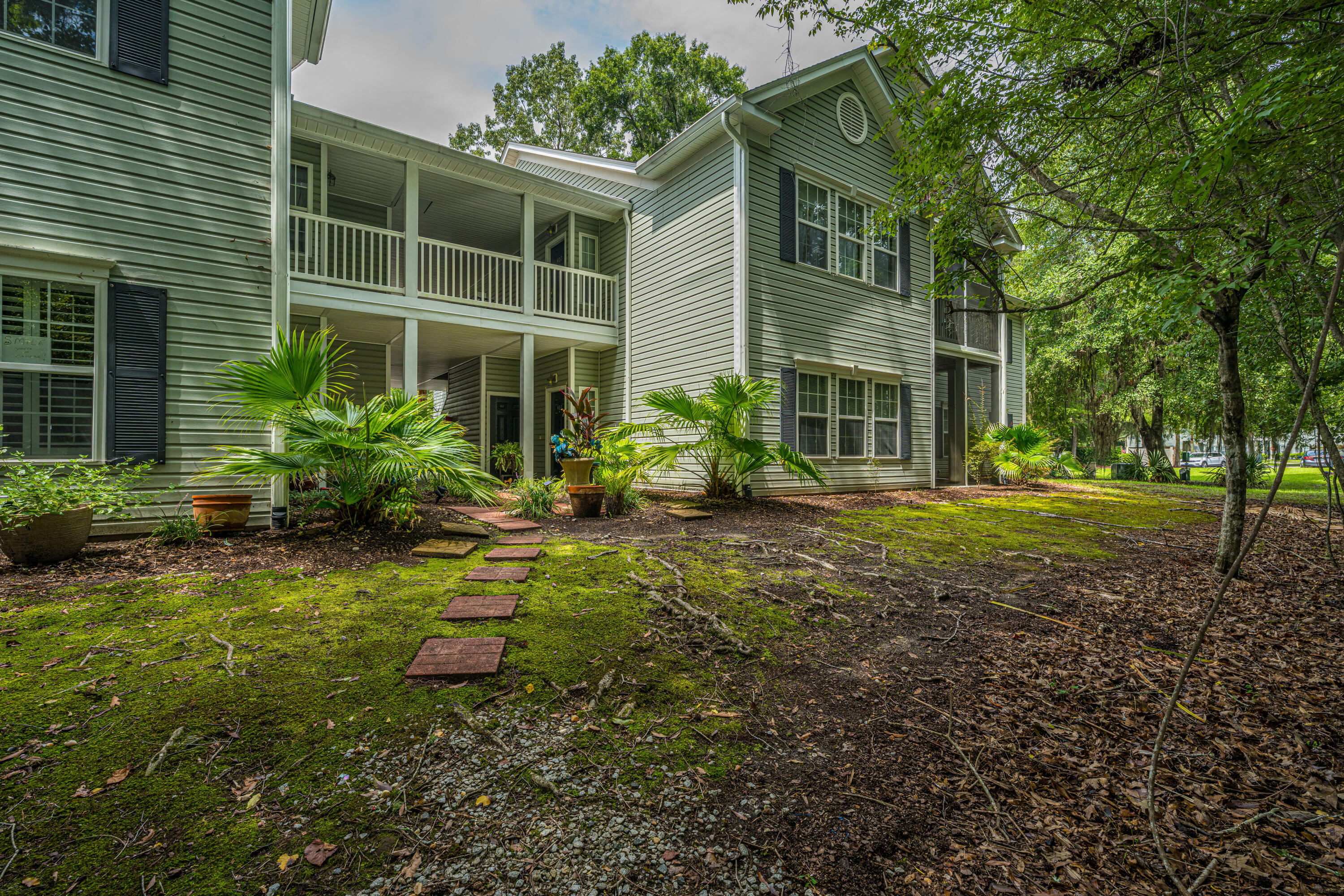 403 S Elgin Court