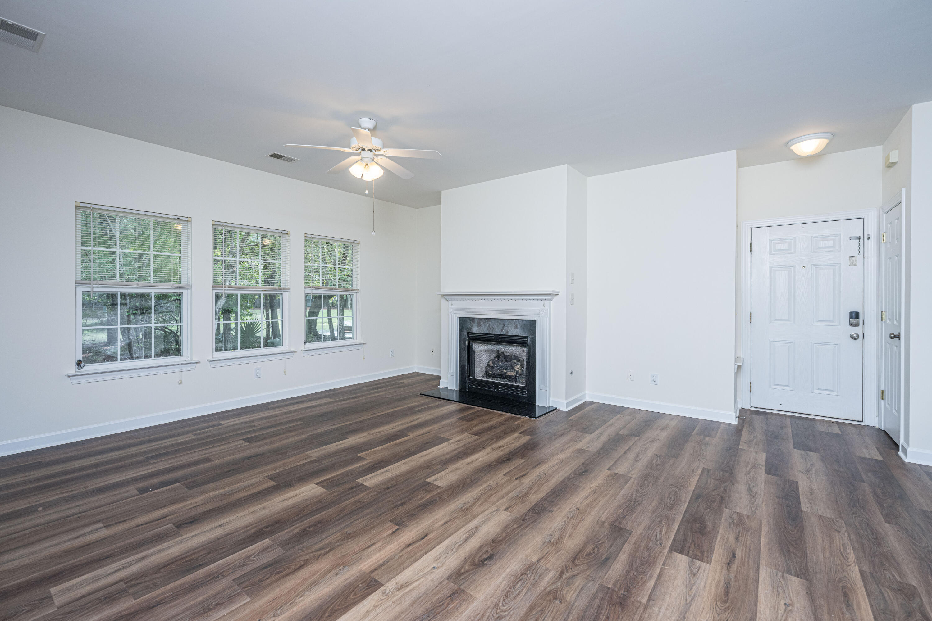 403 S Elgin Court