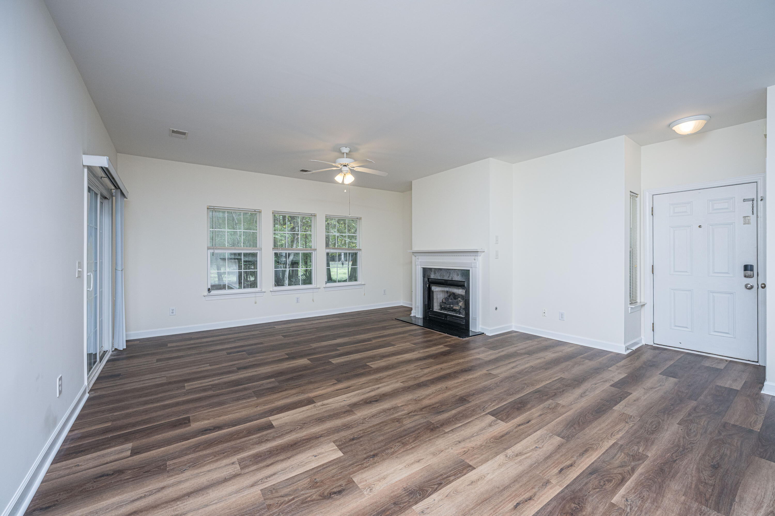 403 S Elgin Court