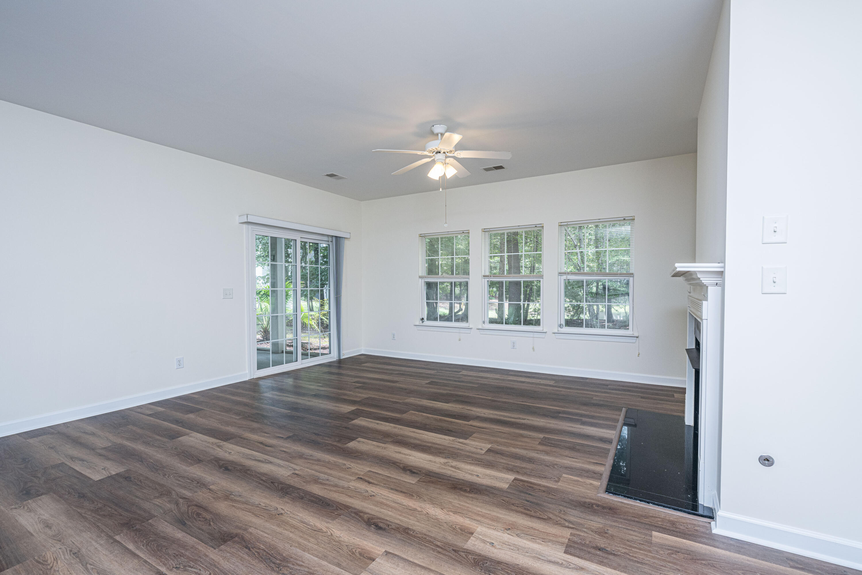 403 S Elgin Court