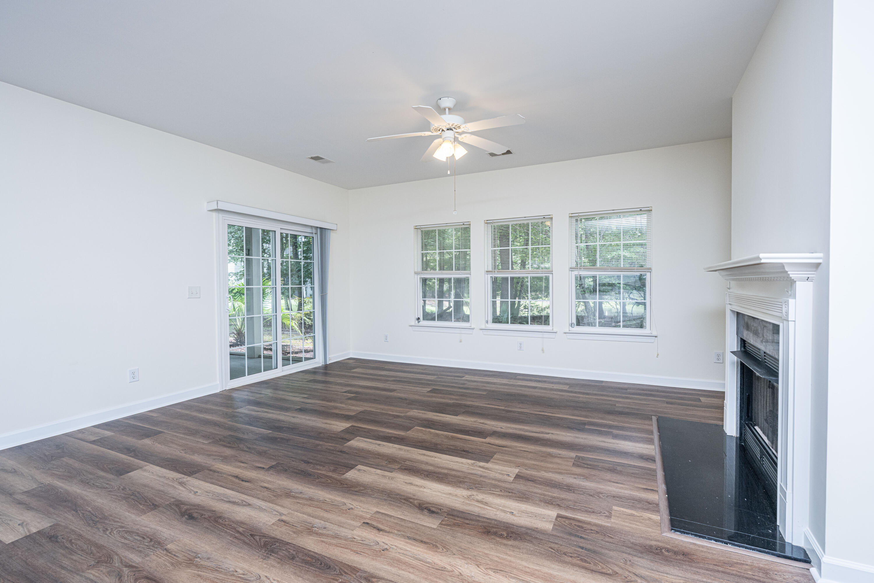403 S Elgin Court