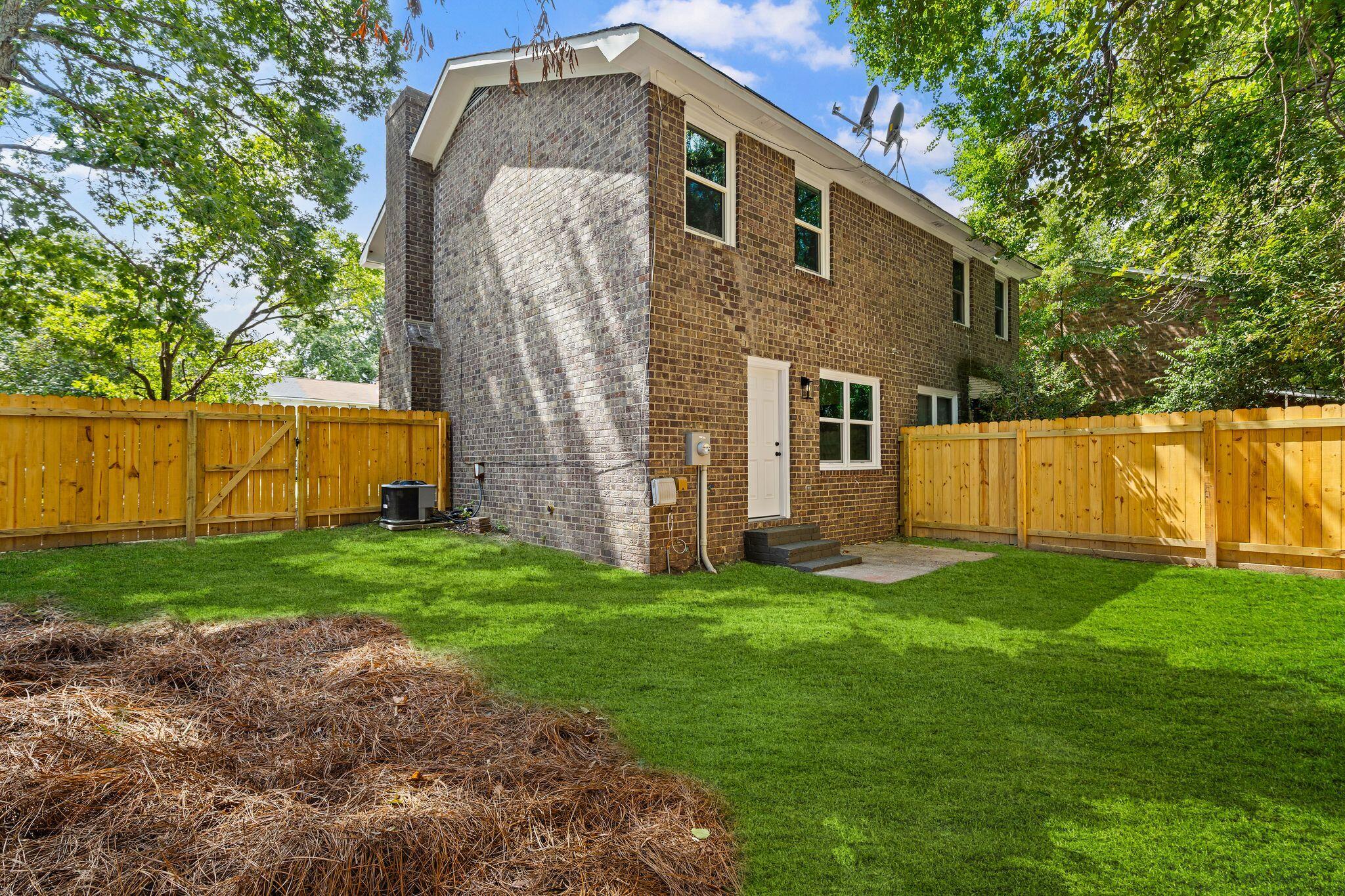 2402 Quail Hollow Court