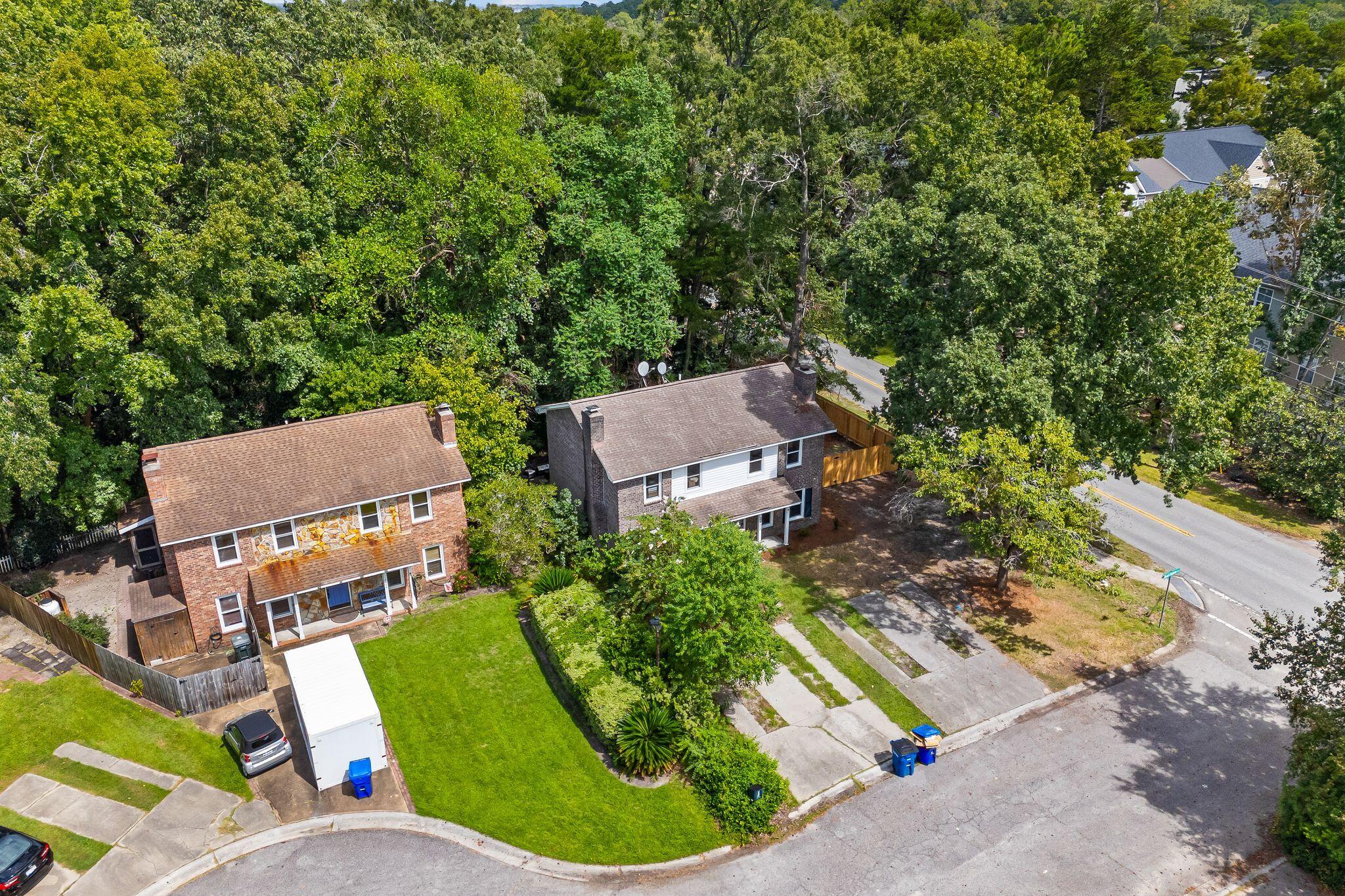2402 Quail Hollow Court