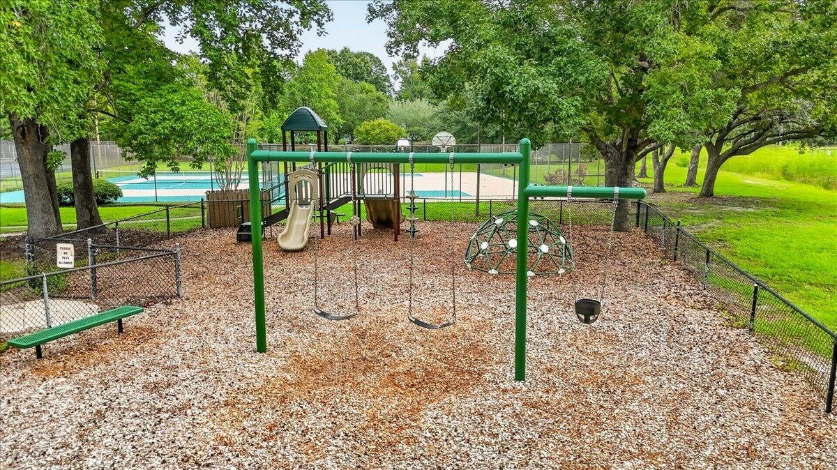 2876 N Moss Oak Lane
