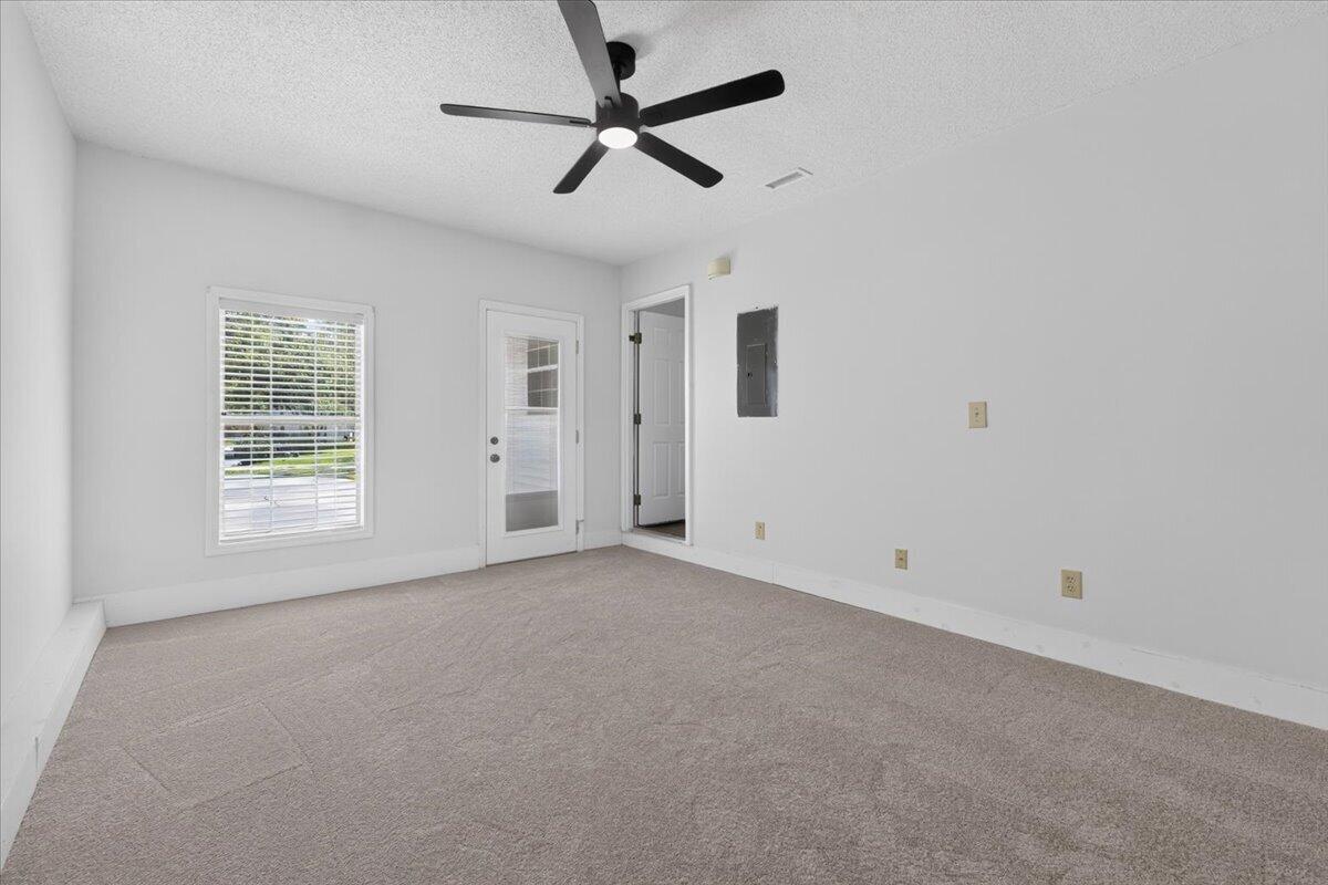 2876 N Moss Oak Lane