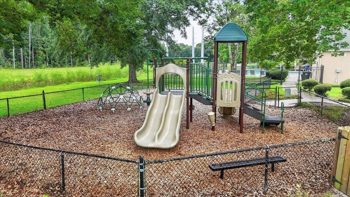 2876 N Moss Oak Lane