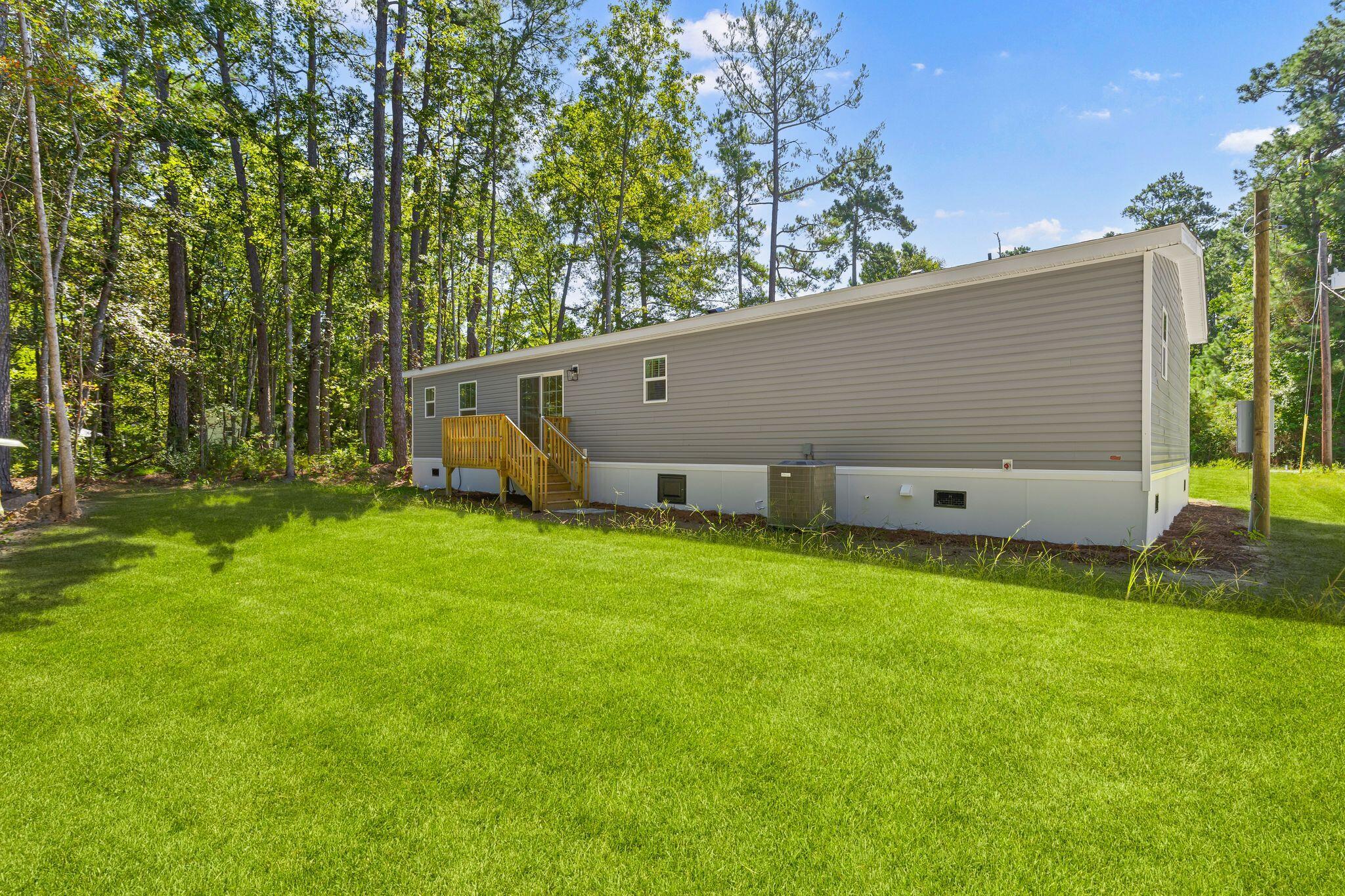 6152 Smith Road