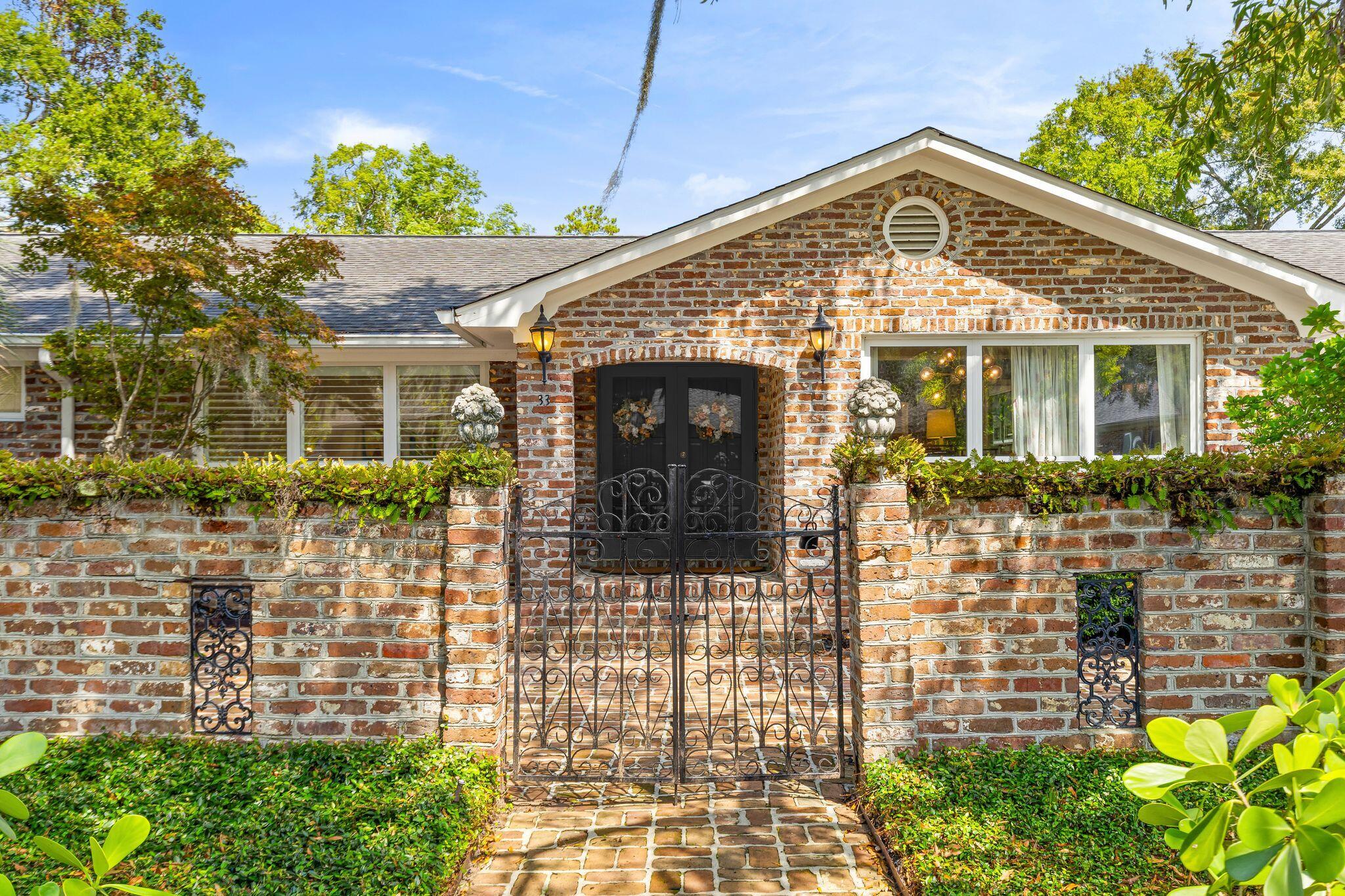 33 Town Creek Drive
