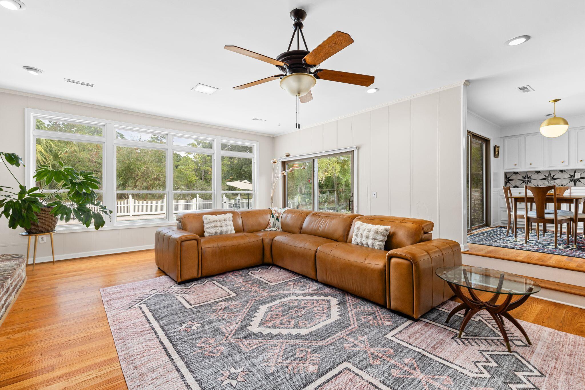 33 Town Creek Drive
