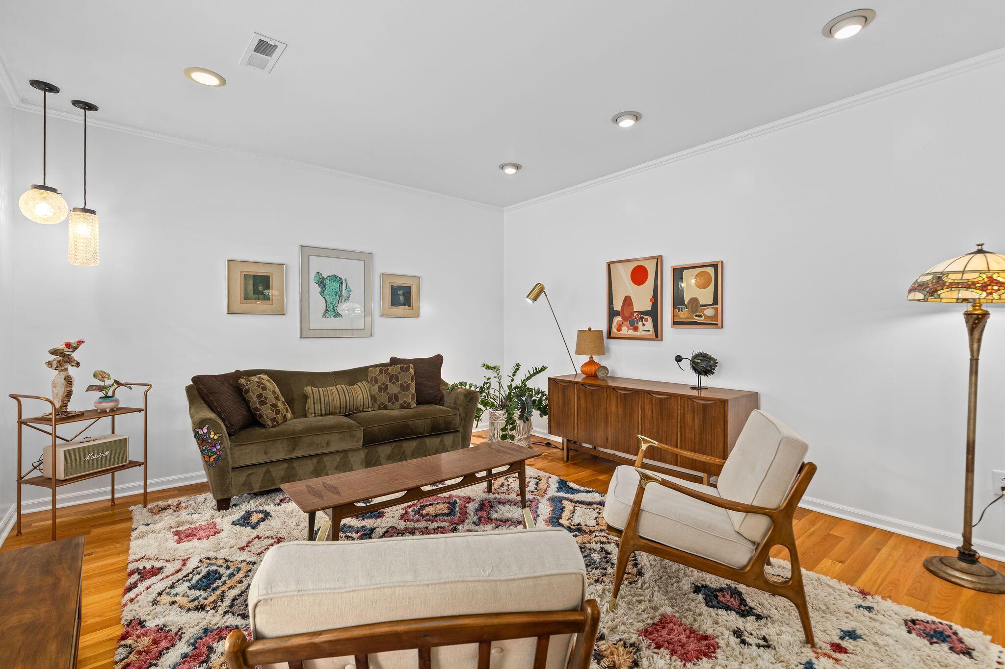 33 Town Creek Drive