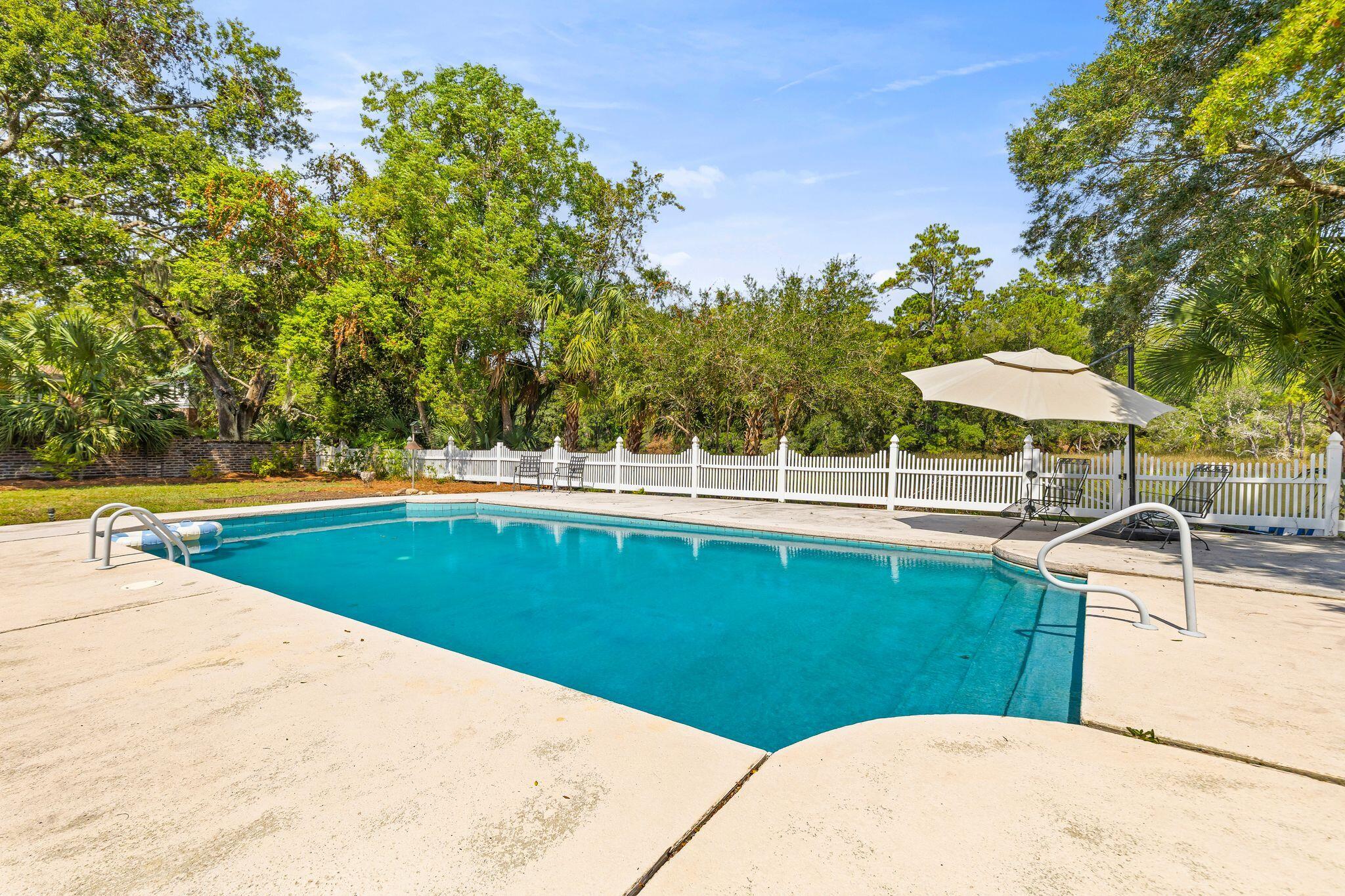 33 Town Creek Drive