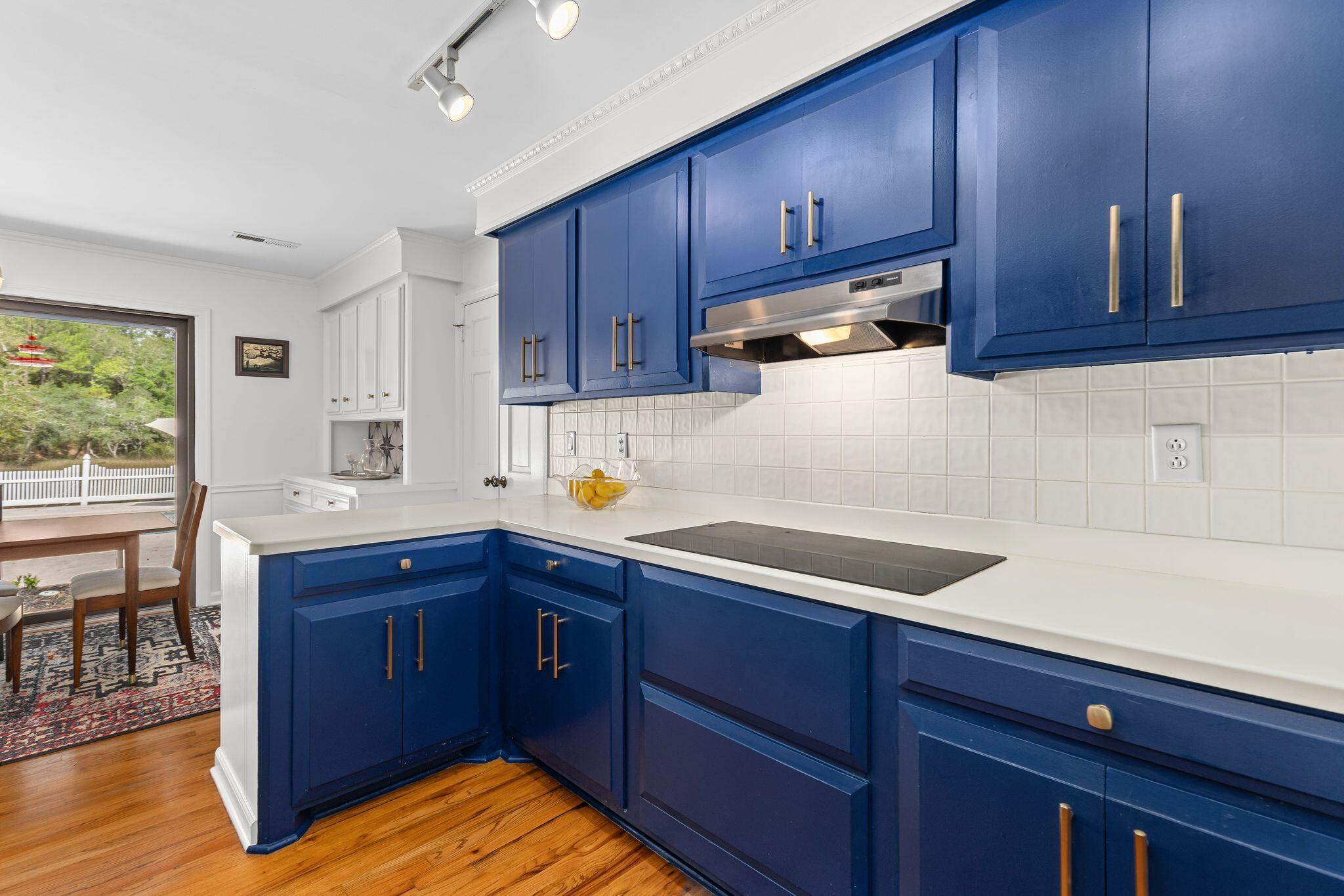 33 Town Creek Drive