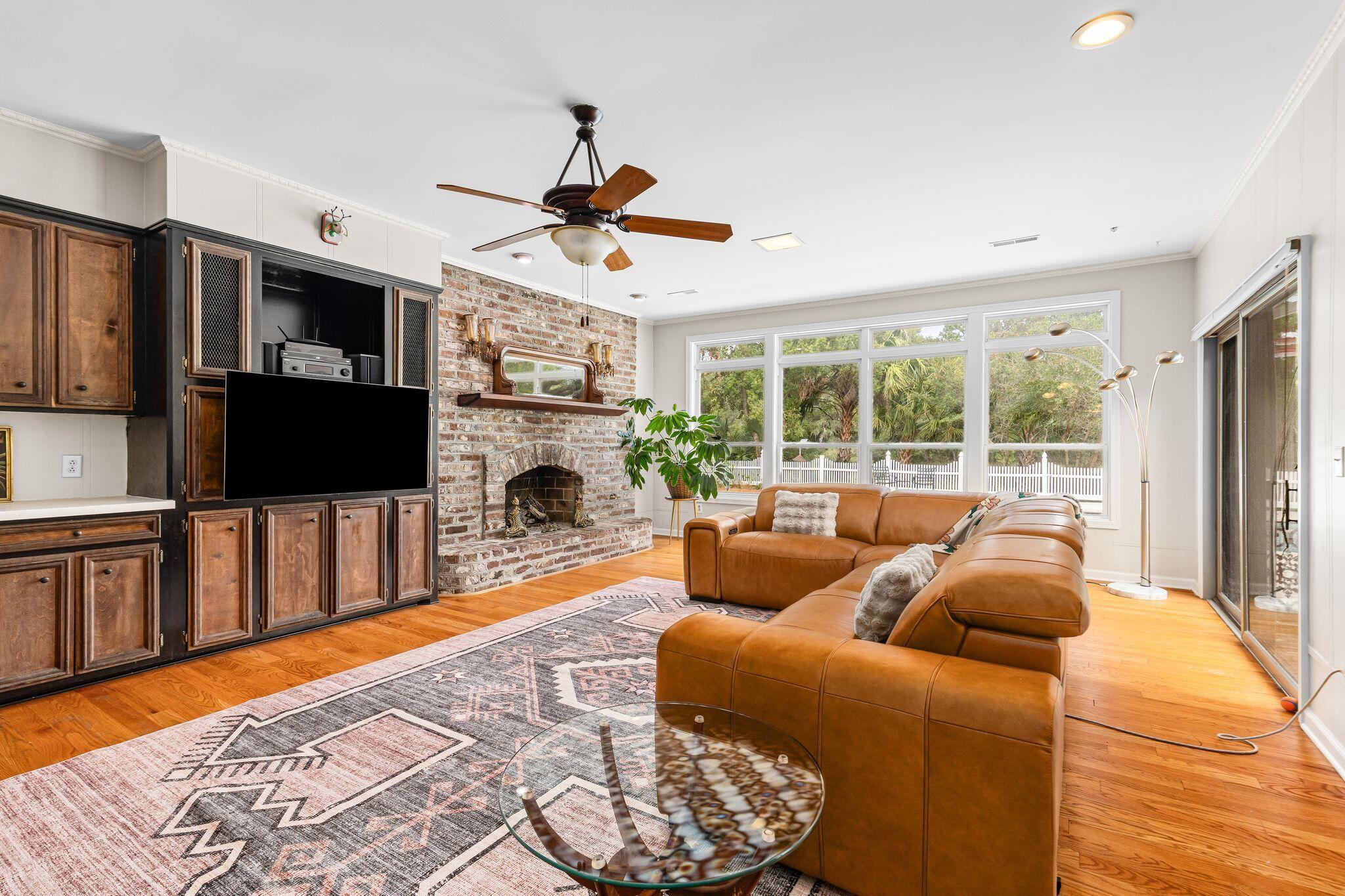33 Town Creek Drive