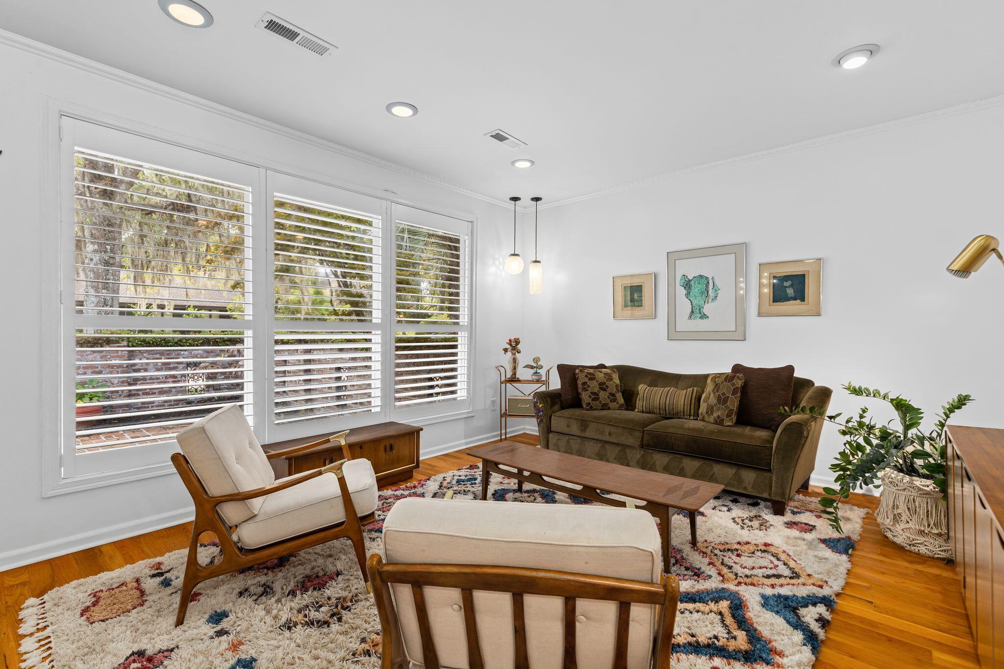 33 Town Creek Drive