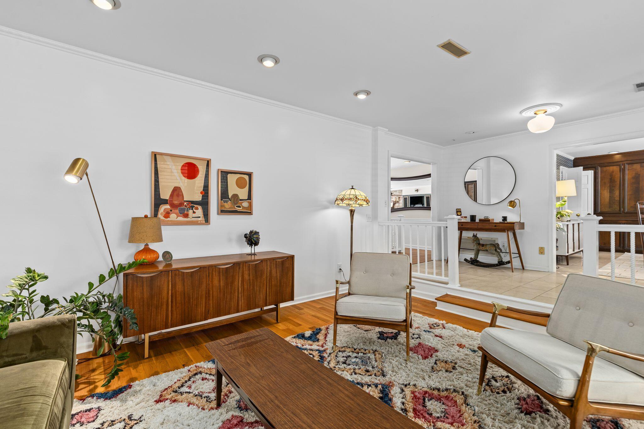 33 Town Creek Drive