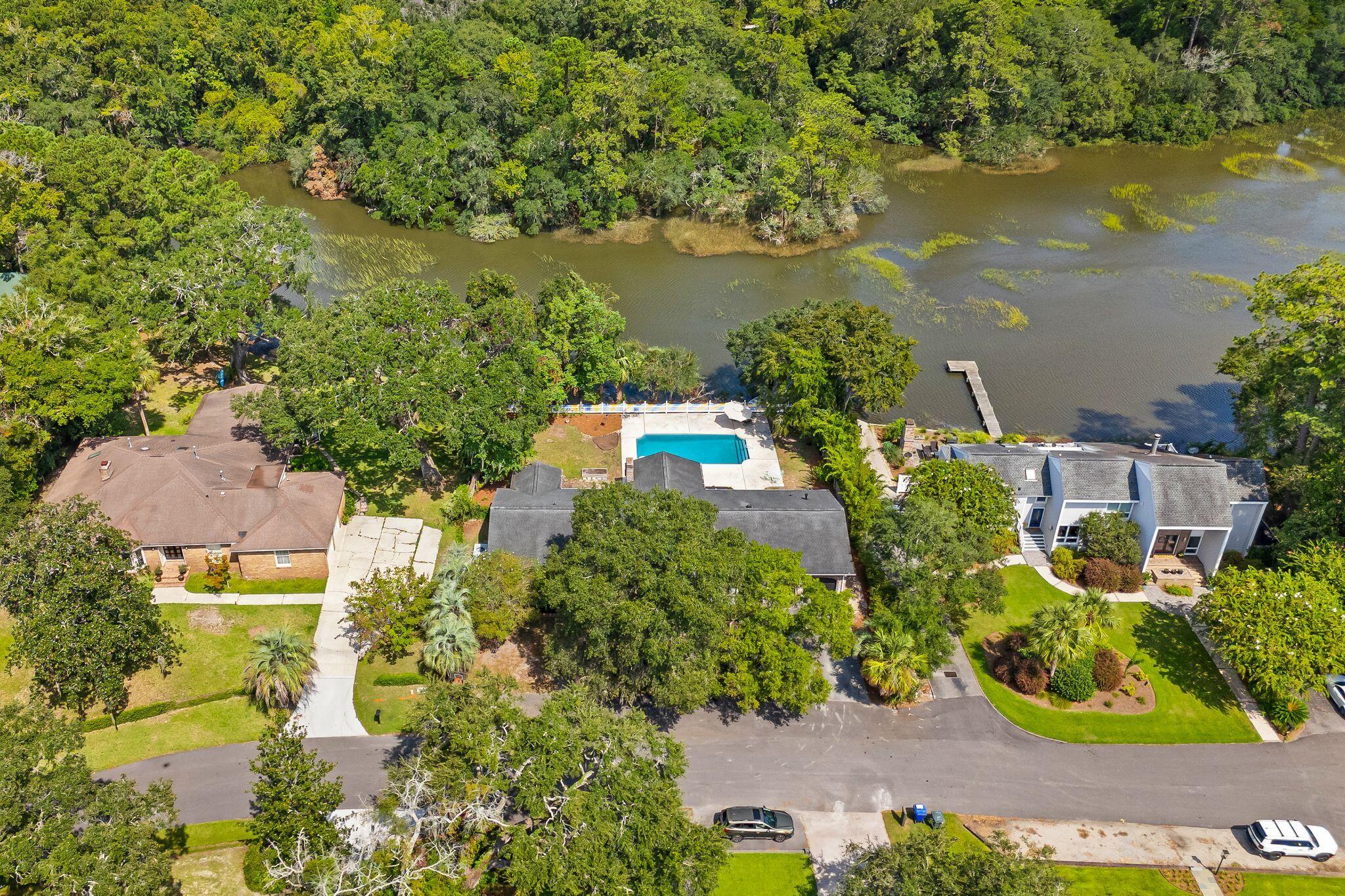 33 Town Creek Drive