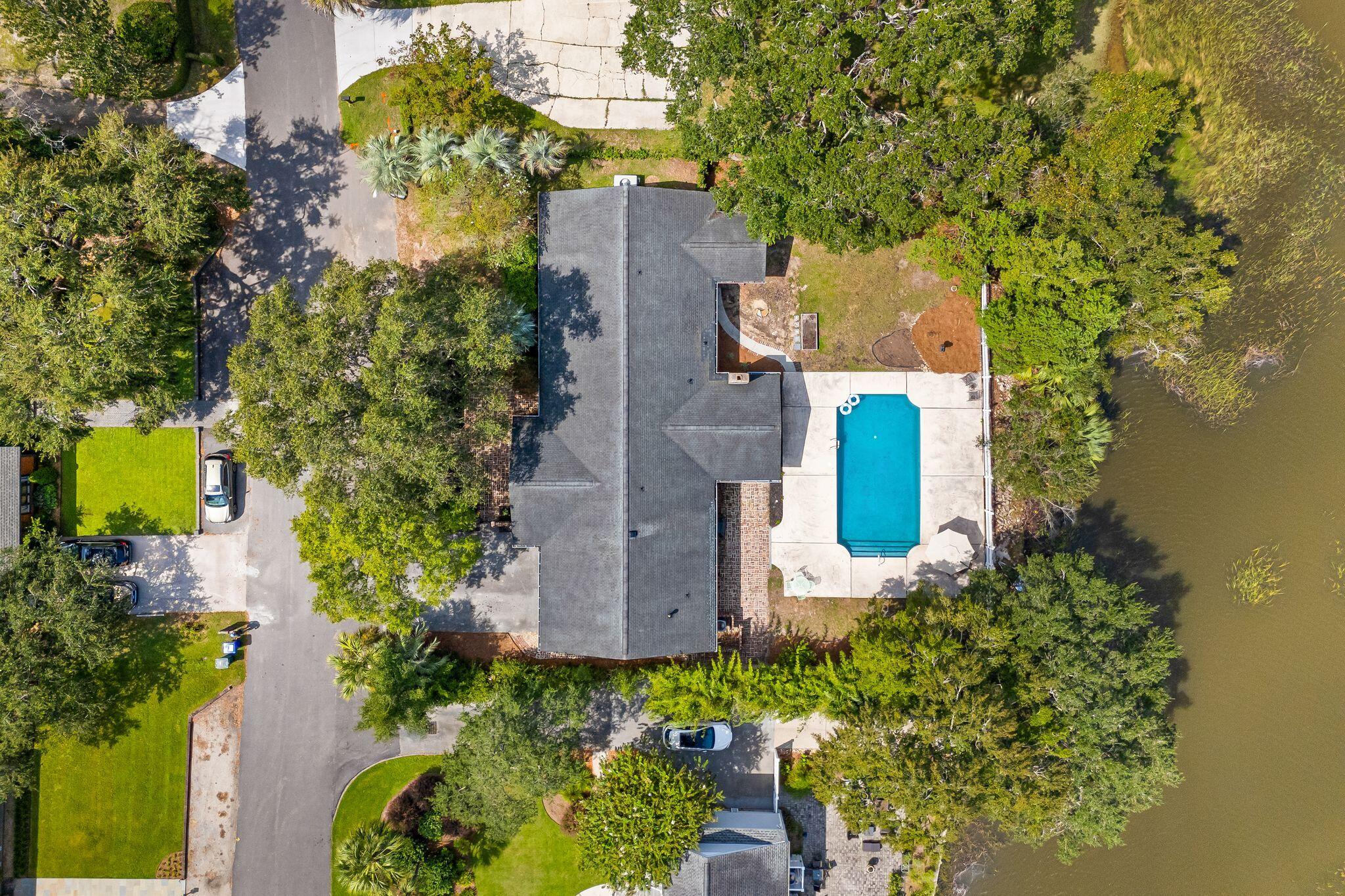 33 Town Creek Drive