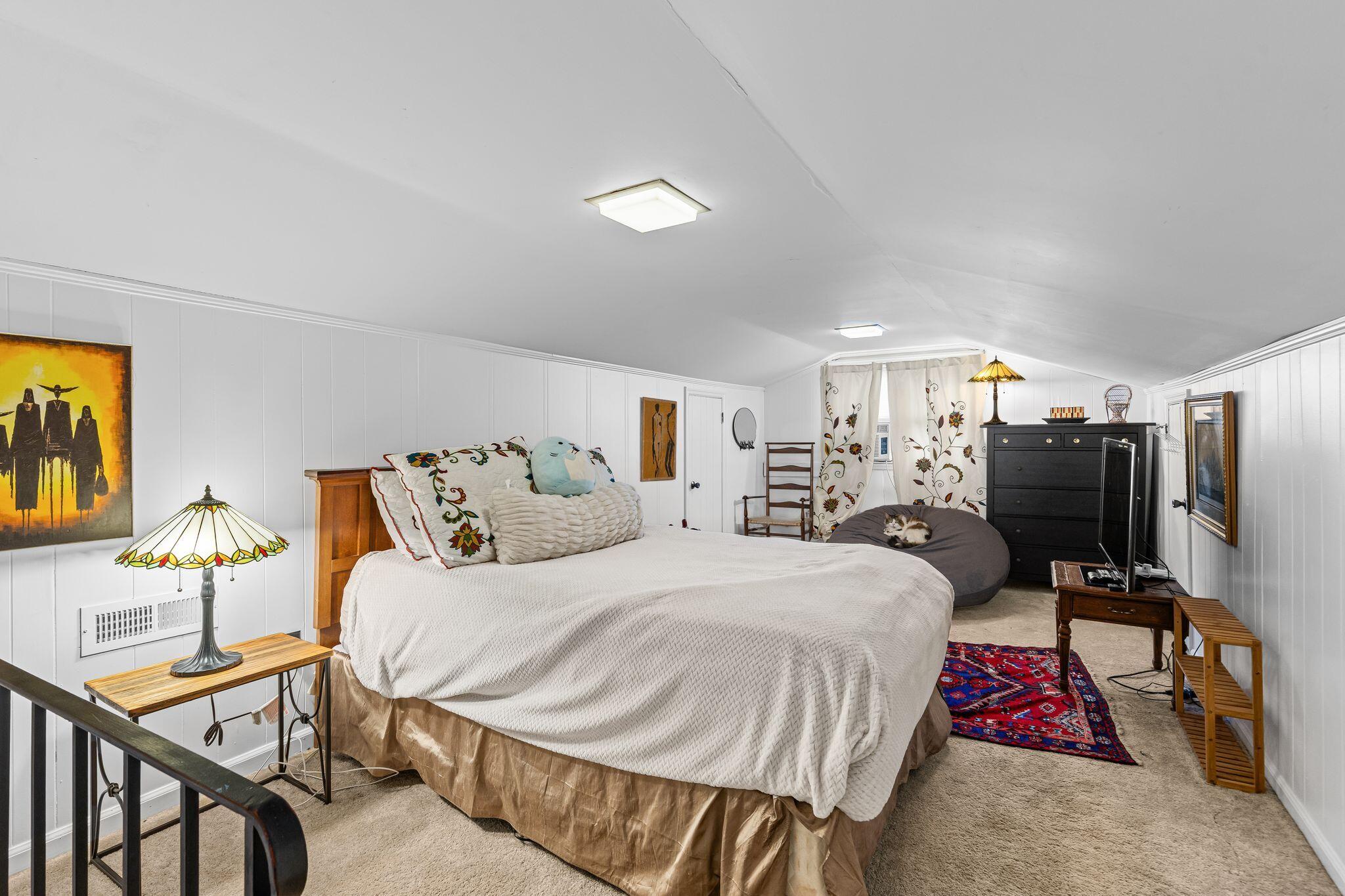 33 Town Creek Drive