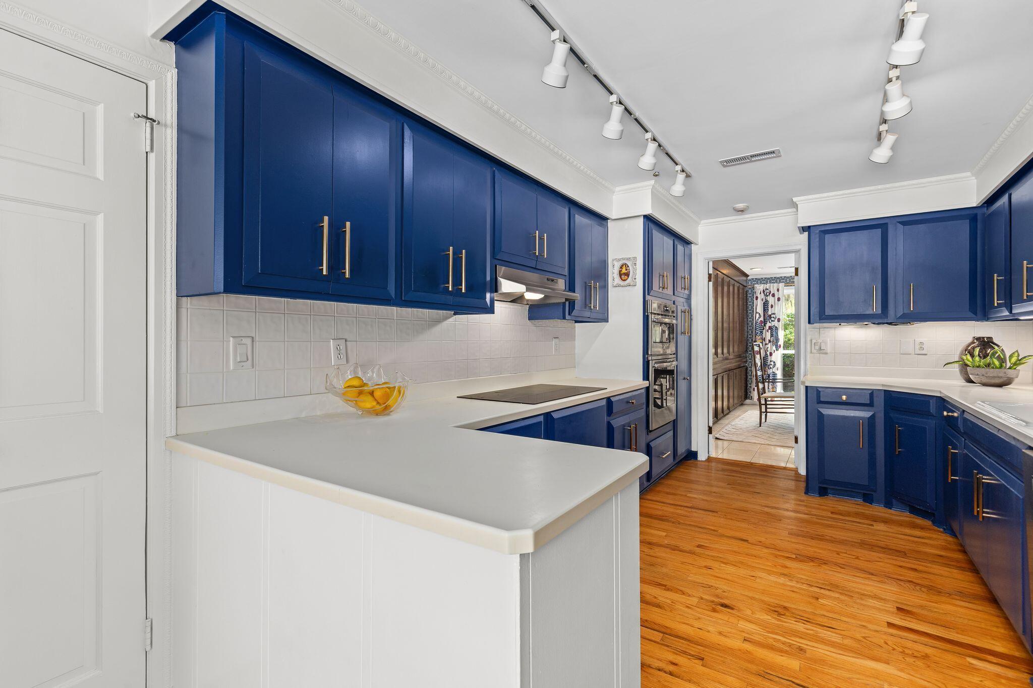 33 Town Creek Drive