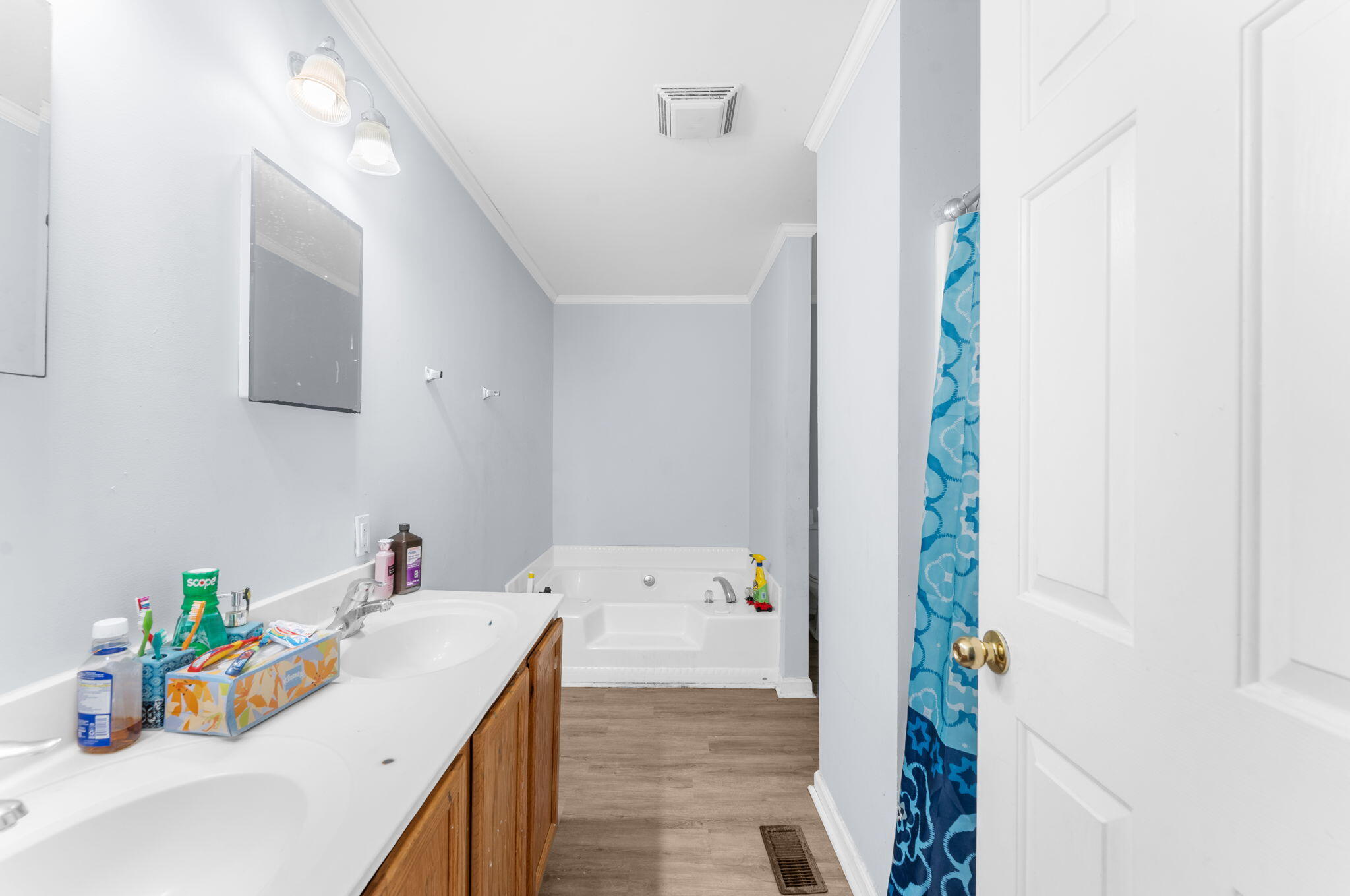 2557 Celestial Court