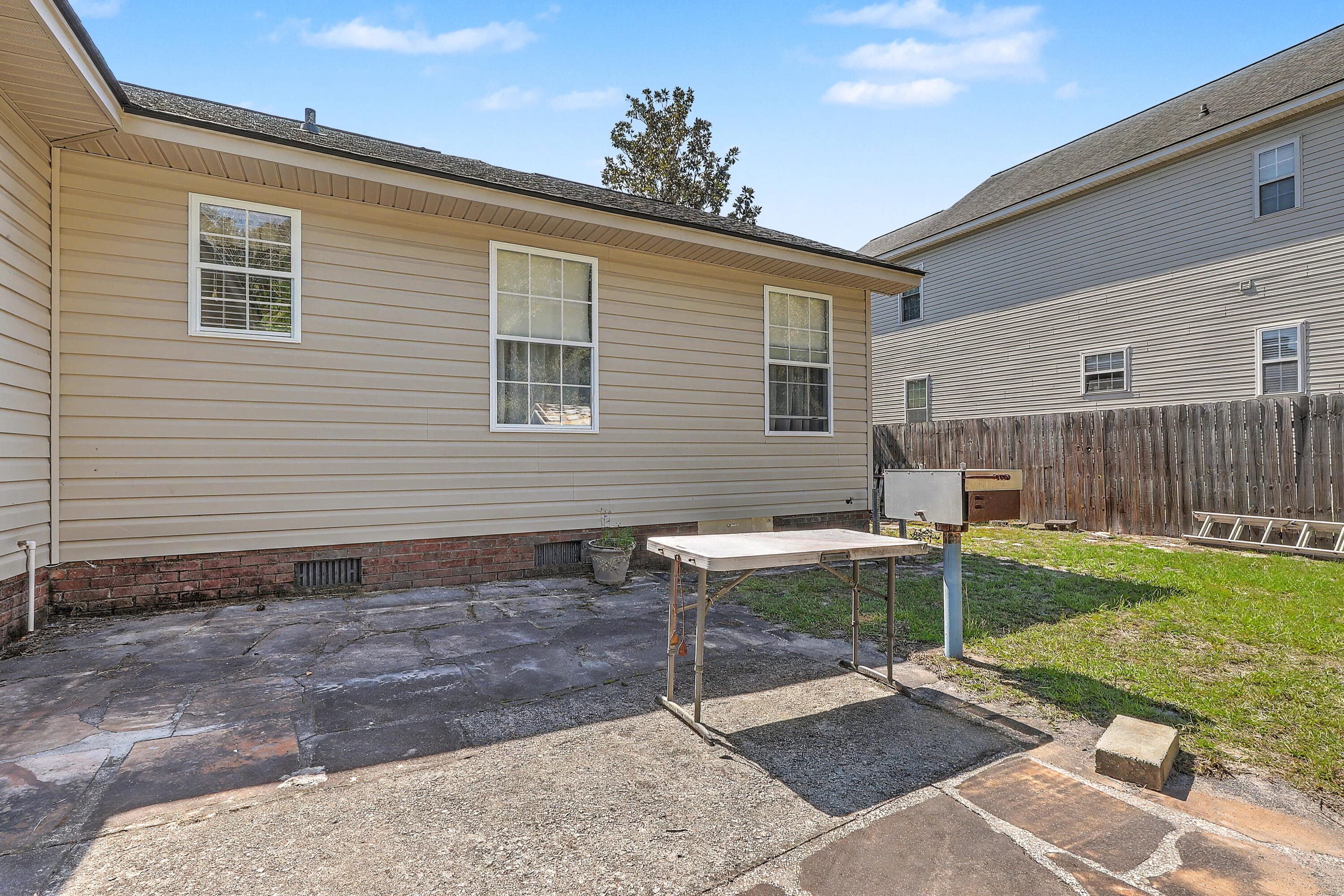 1186 Redbud Court