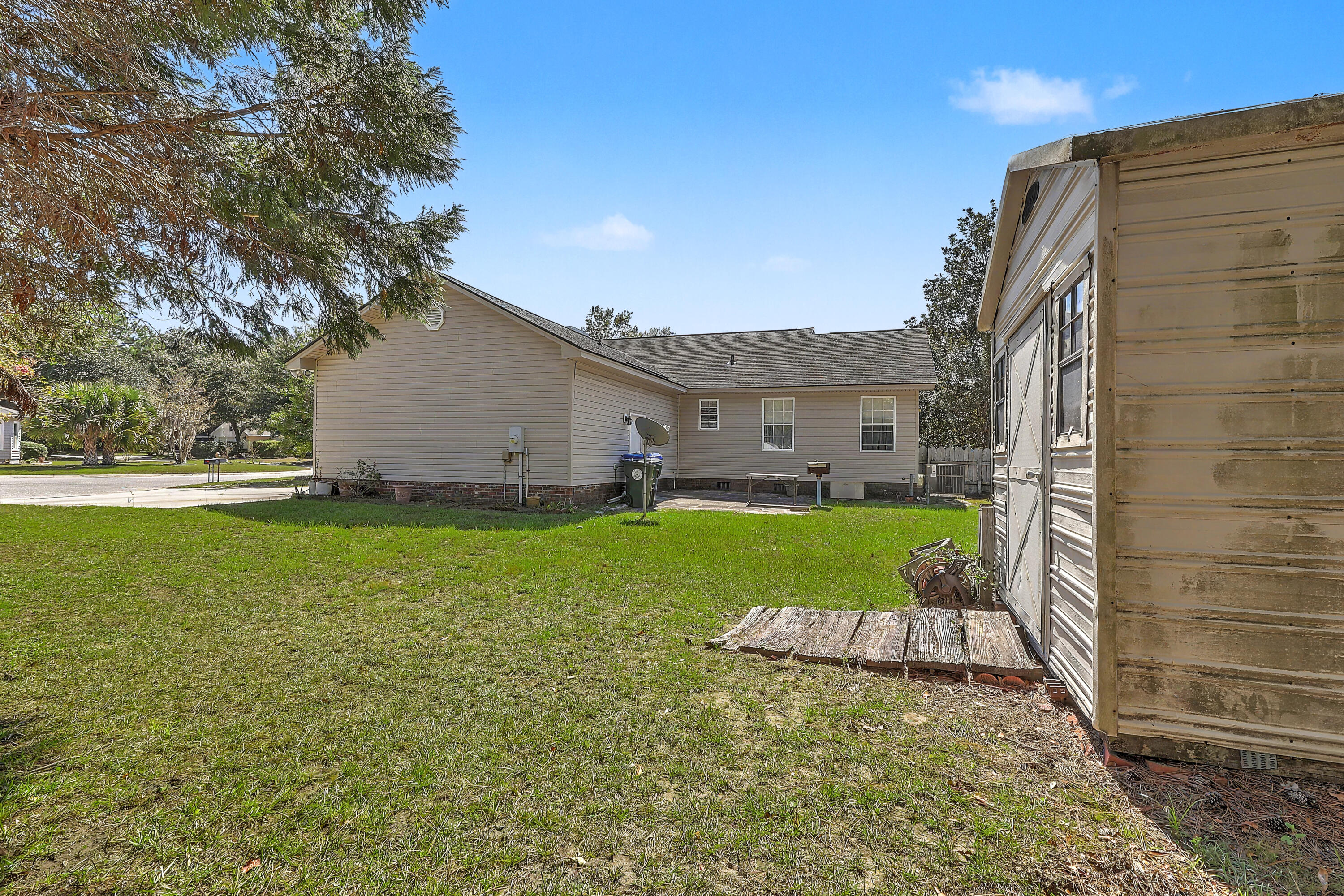 1186 Redbud Court