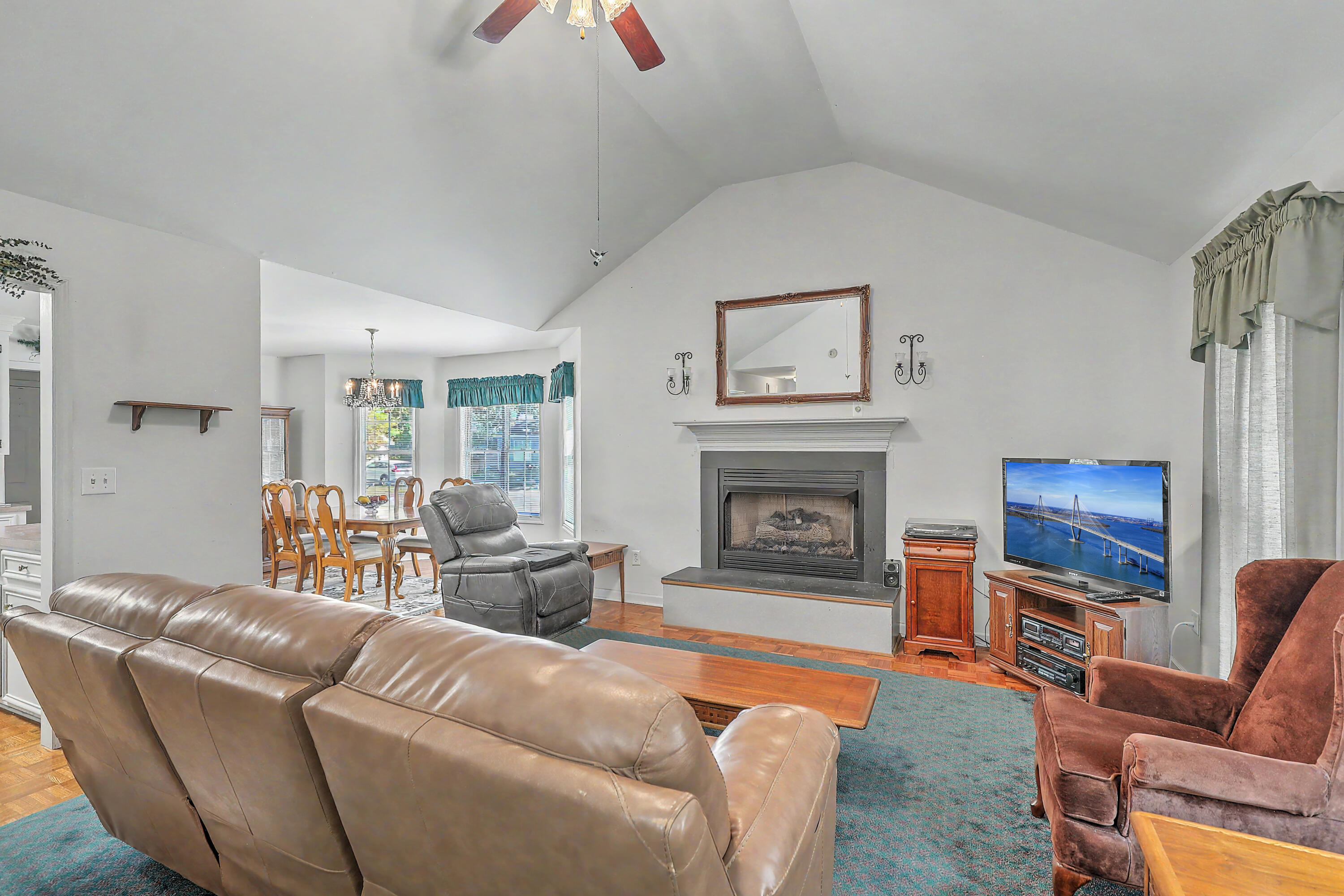 1186 Redbud Court