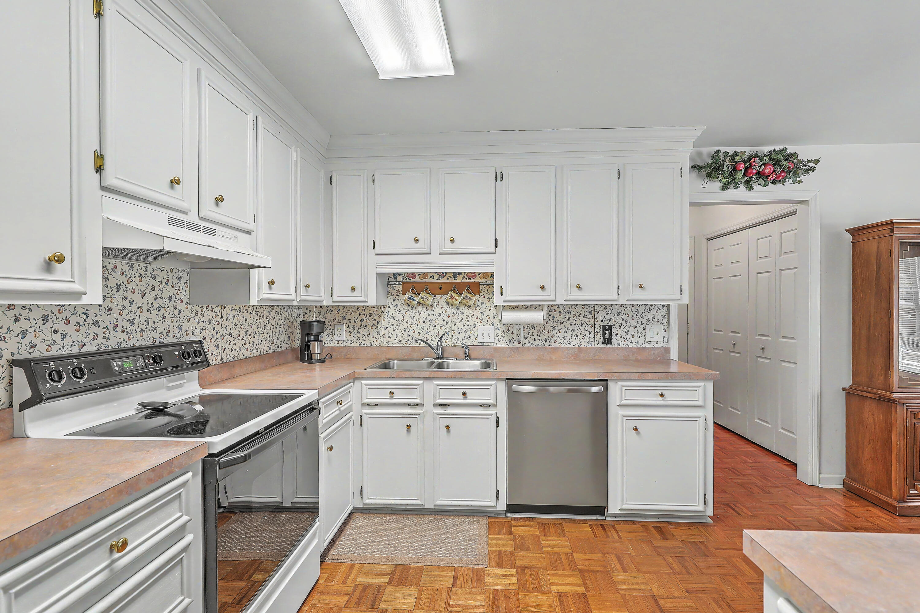 1186 Redbud Court