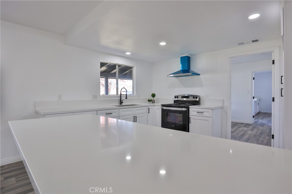 30150 Emerald Lane