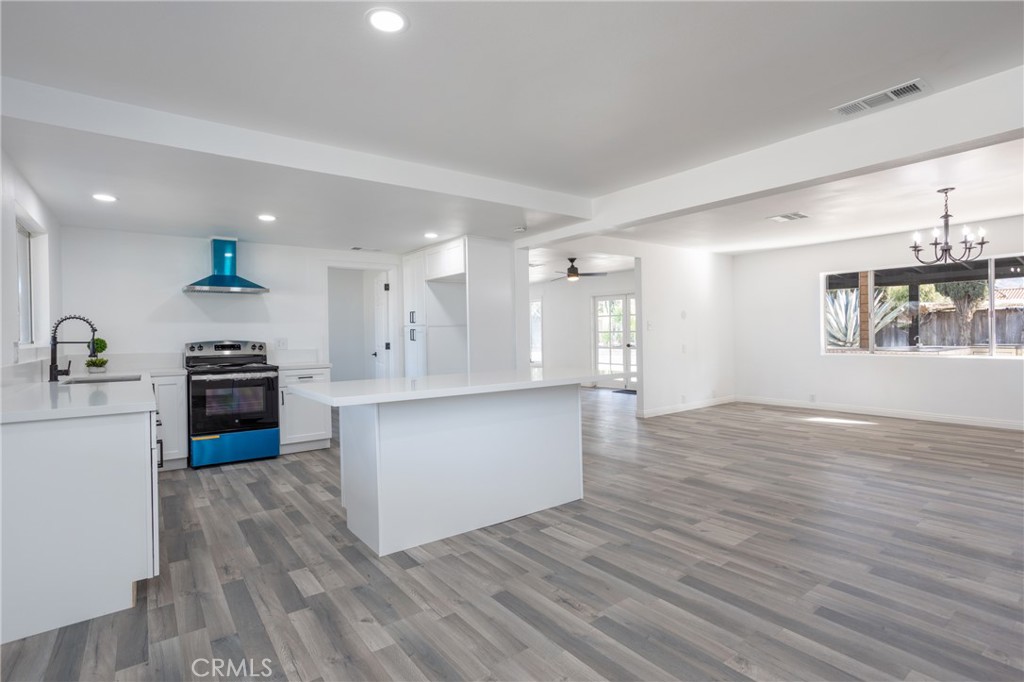 30150 Emerald Lane