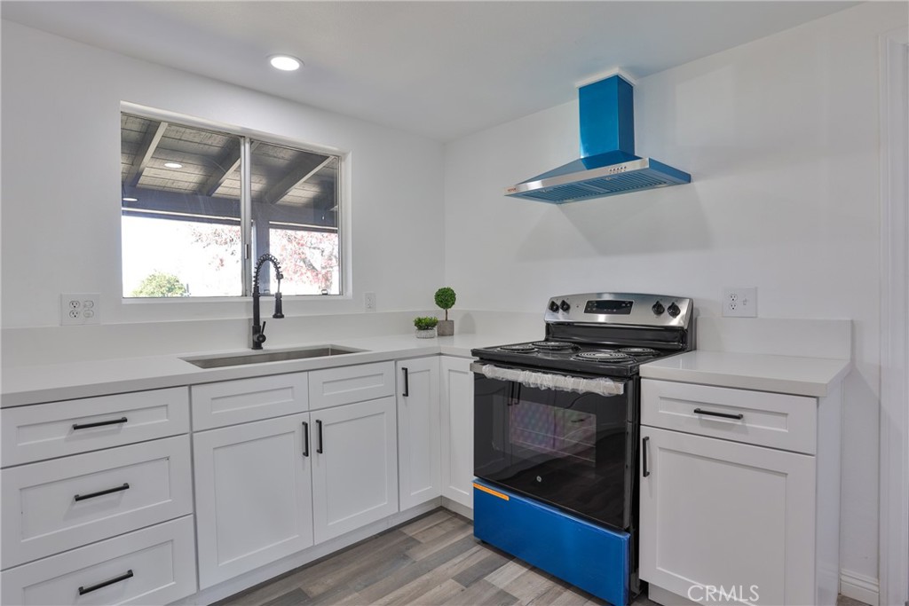 30150 Emerald Lane