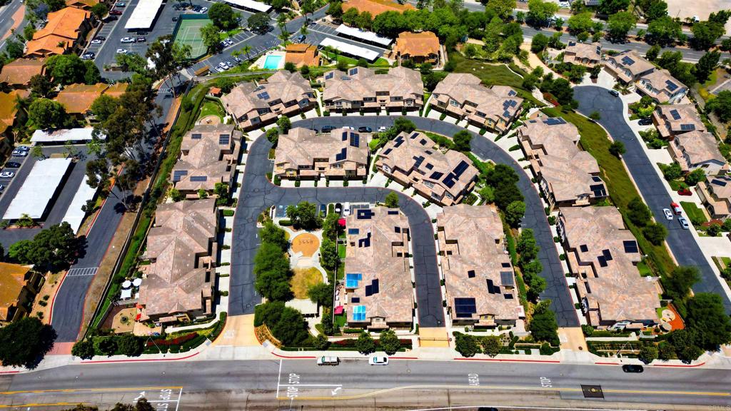 260 Candera Ln